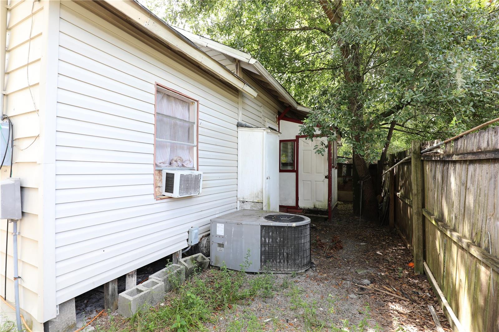 EATON PARK - Residential