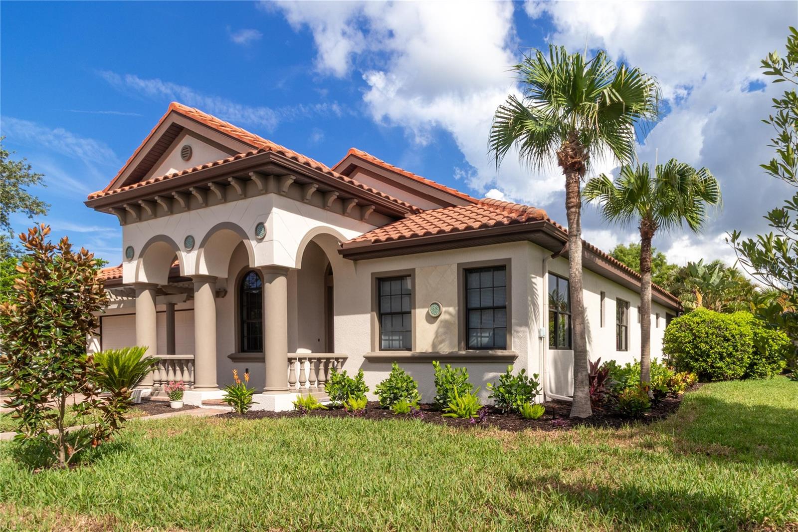 Fly In, Beach Out: Unbeatable 5-Bed, 3-Bath Modern Gem!
Discover your dream home just 2 miles from the airport—great for jet-setters! This 5-bedroom, 3-bathroom beauty boasts sleek modern updates, from a chef’s kitchen to spa-inspired baths. Spacious rooms endless possibilities for family, guests, or your ultimate home office. Plus, with double washer and dryer hookups, laundry’s a breeze! Best of all? You’re minutes from pristine beaches, blending coastal vibes with urban ease. This isn’t just a home—it’s your ticket to luxury living! Grab it before it’s gone!