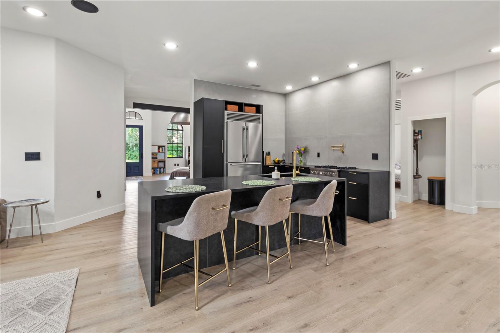RESIDENCES AT UNIVERSITY GROVES - Residential
