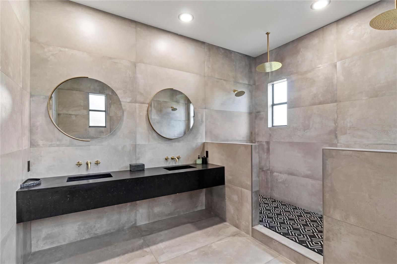 RESIDENCES AT UNIVERSITY GROVES - Residential