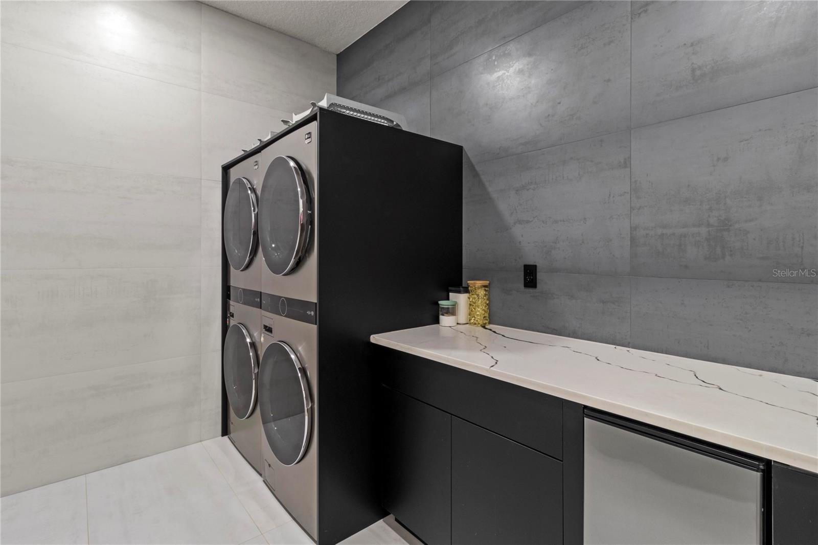RESIDENCES AT UNIVERSITY GROVES - Residential