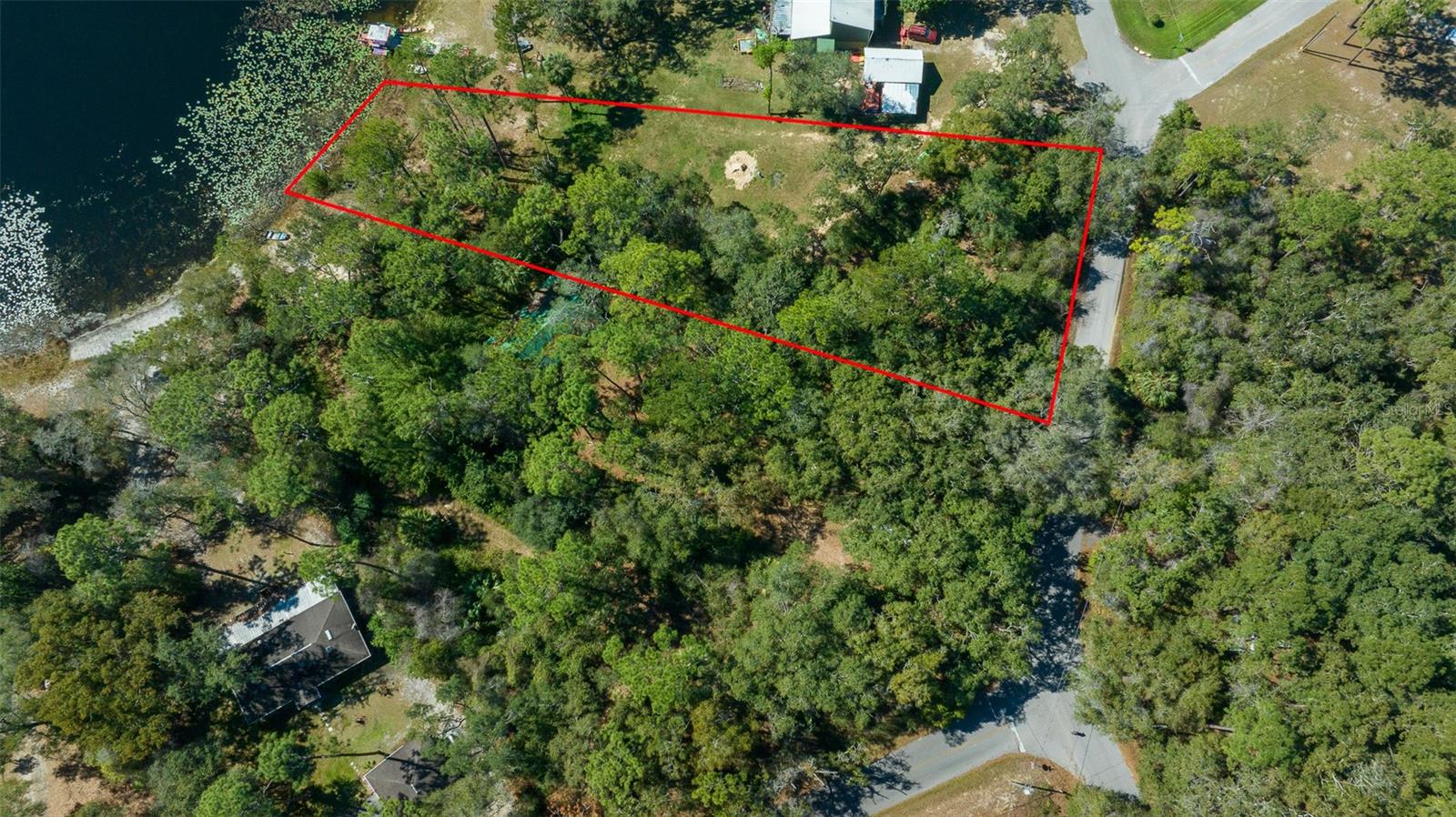 WOODS & LAKES - Land