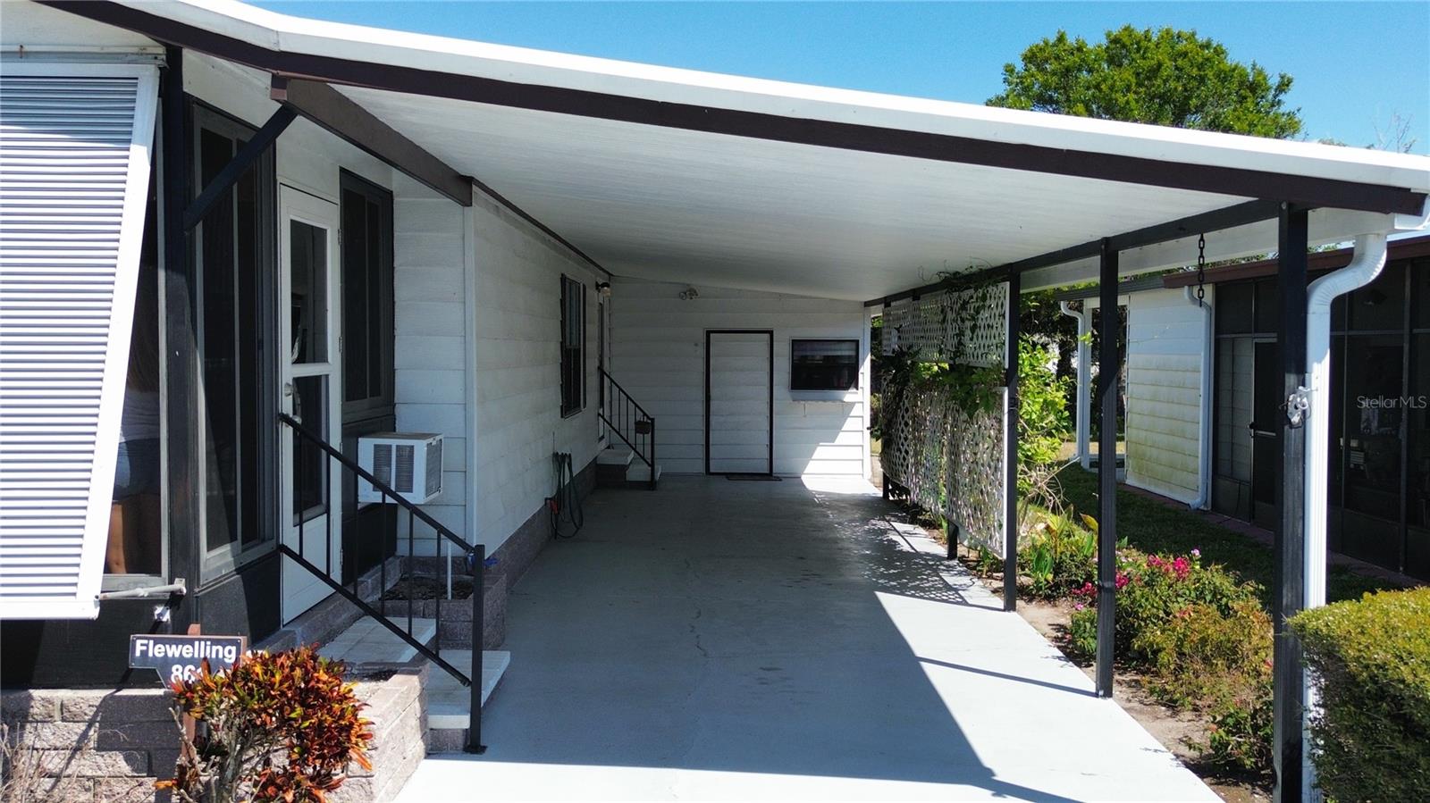 861 SEABROOKE DRIVE