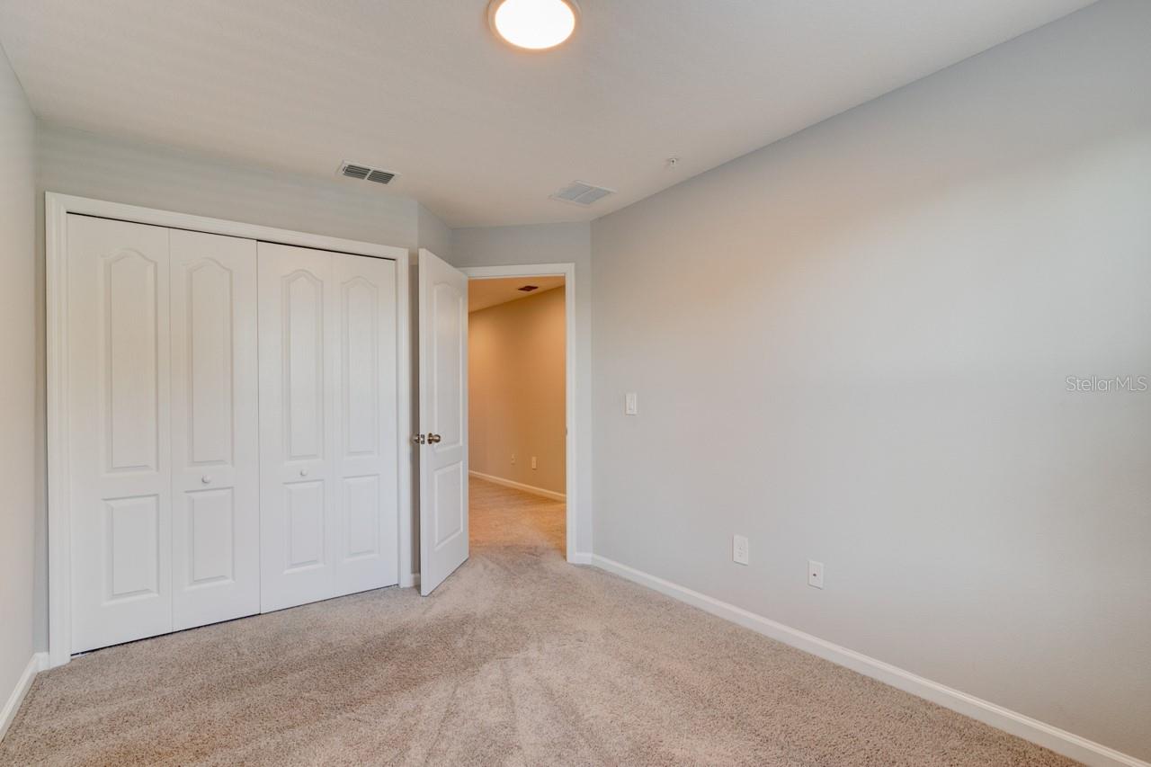 TOWNS AT LAKE MONROE COMMONS - Residential Lease