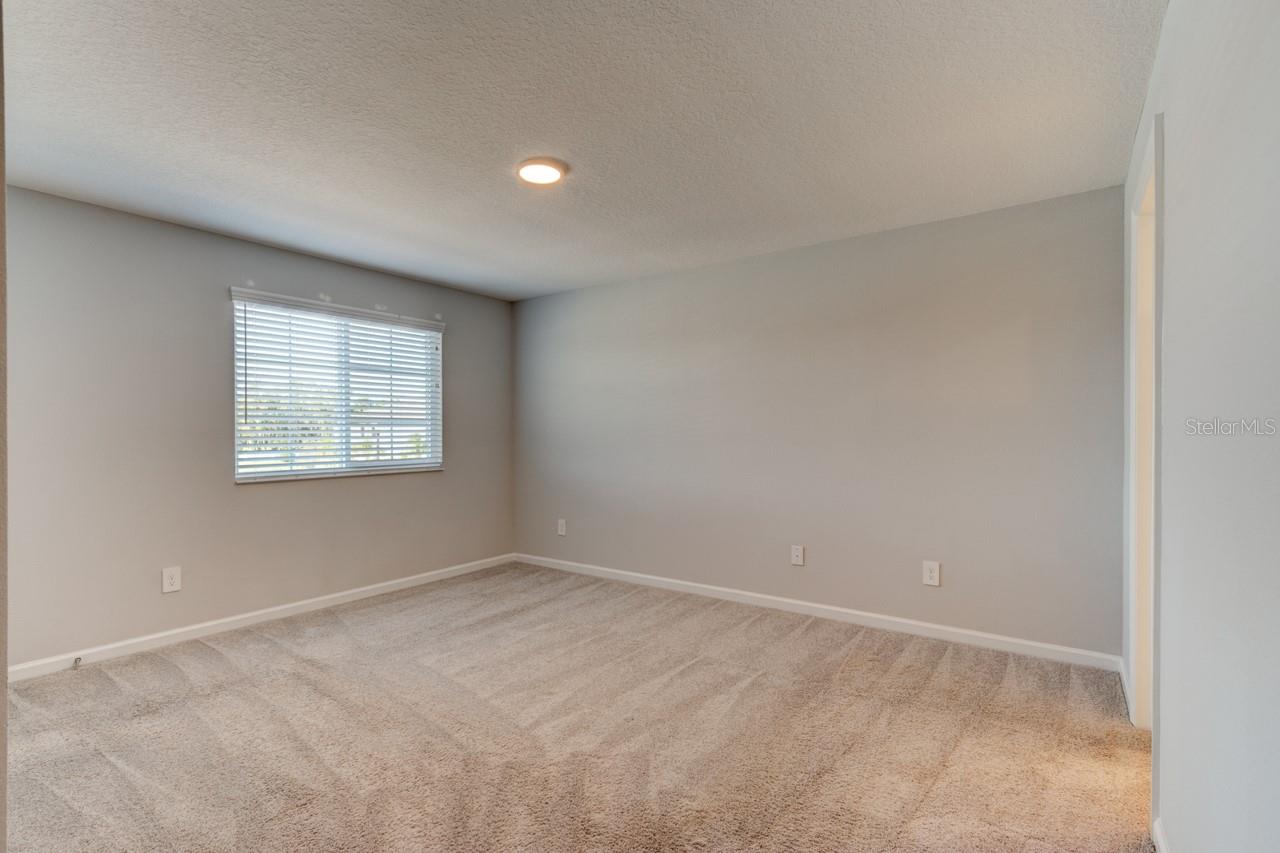 TOWNS AT LAKE MONROE COMMONS - Residential Lease