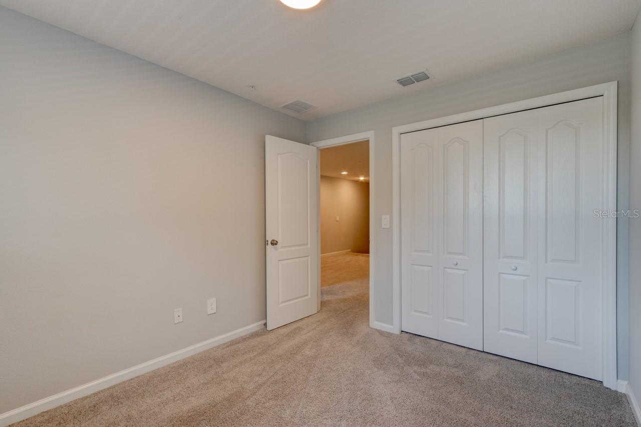 TOWNS AT LAKE MONROE COMMONS - Residential Lease