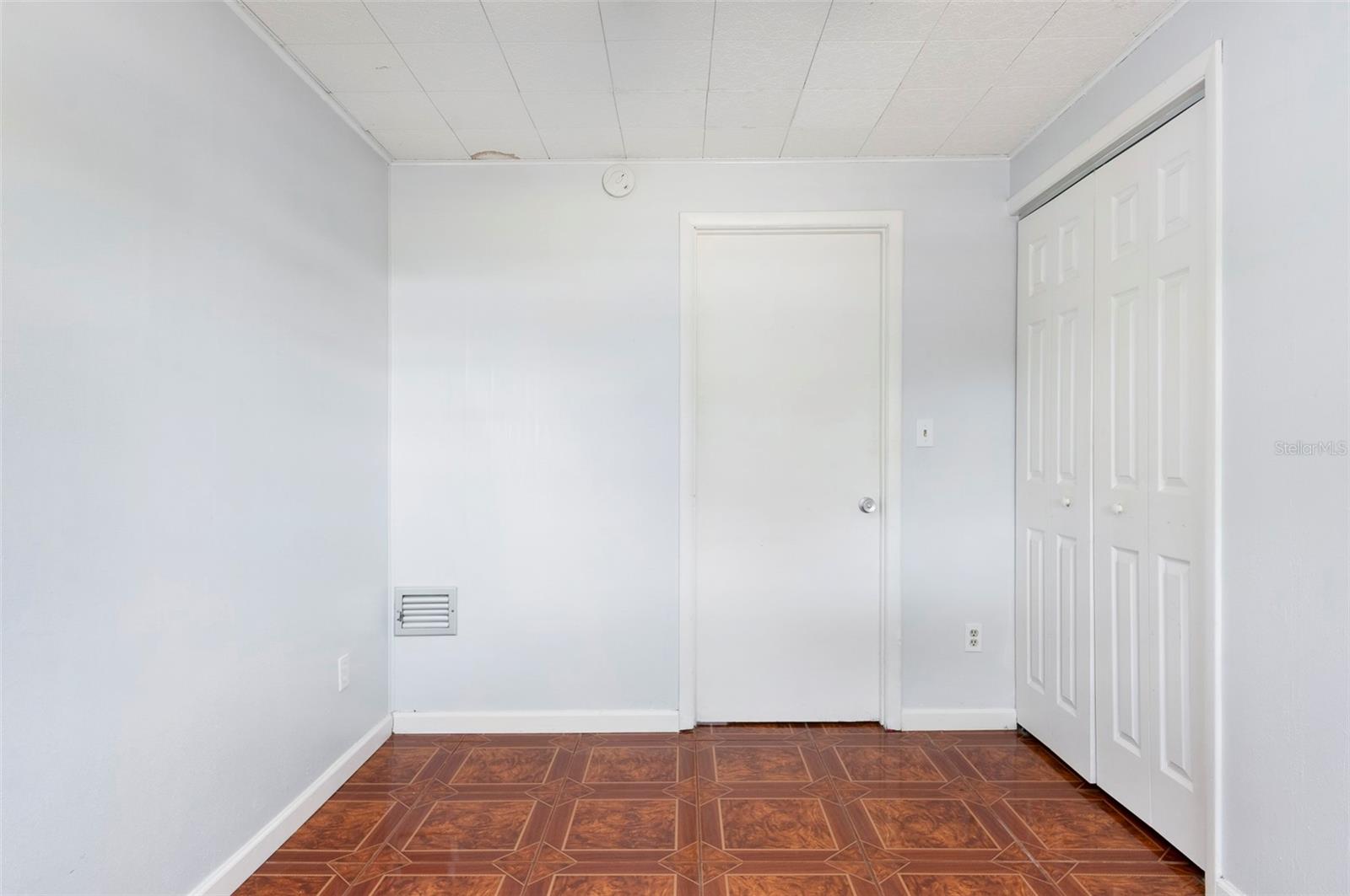 LESLEE HEIGHTS SUB SEC 1 - Residential Lease