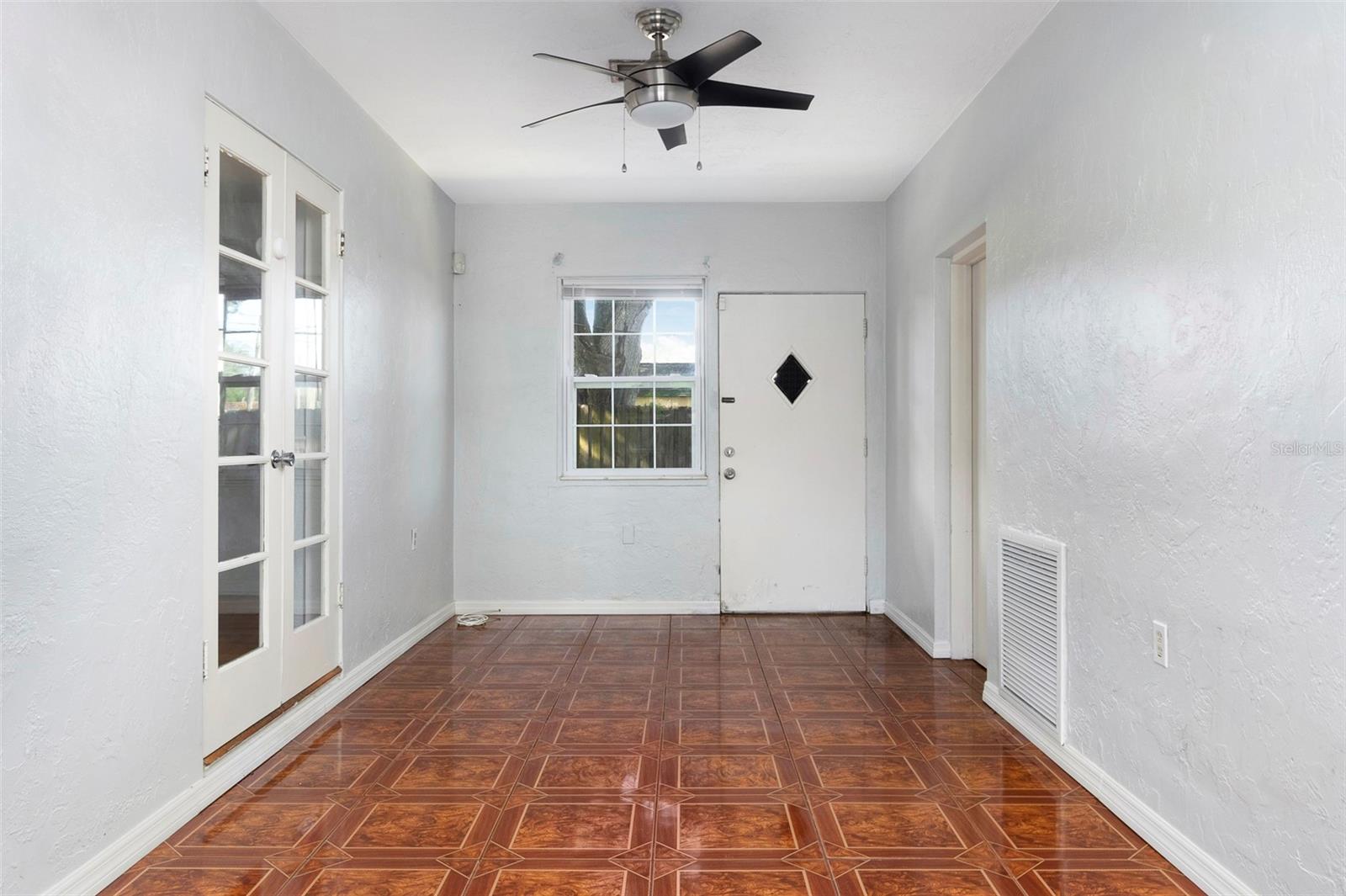 LESLEE HEIGHTS SUB SEC 1 - Residential Lease