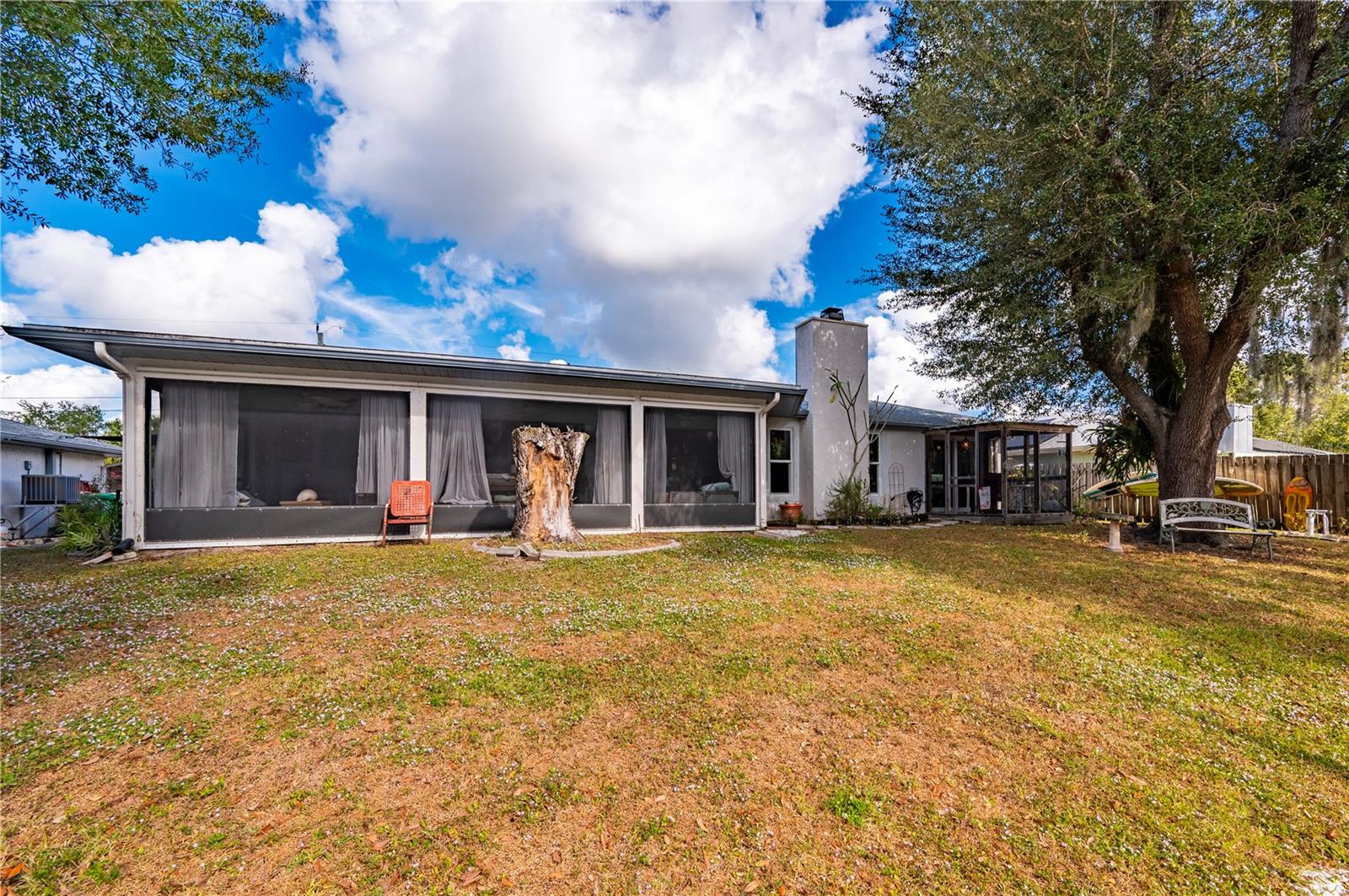 PALM SHORES - Residential