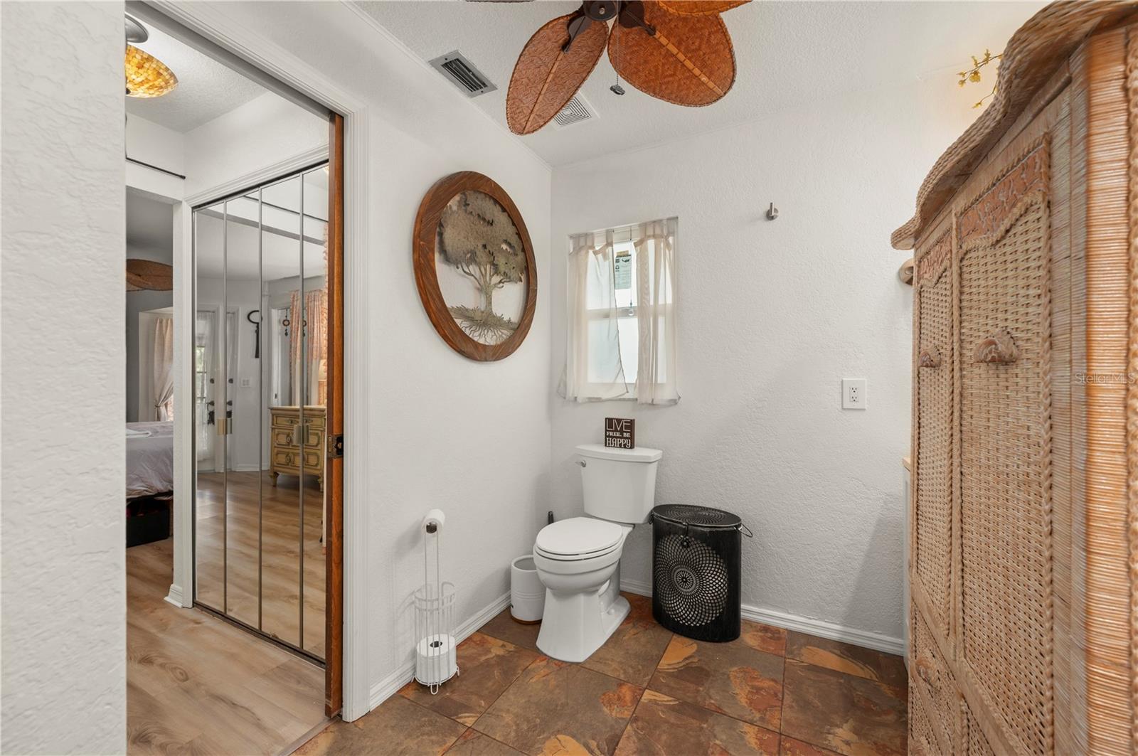 PALM SHORES - Residential