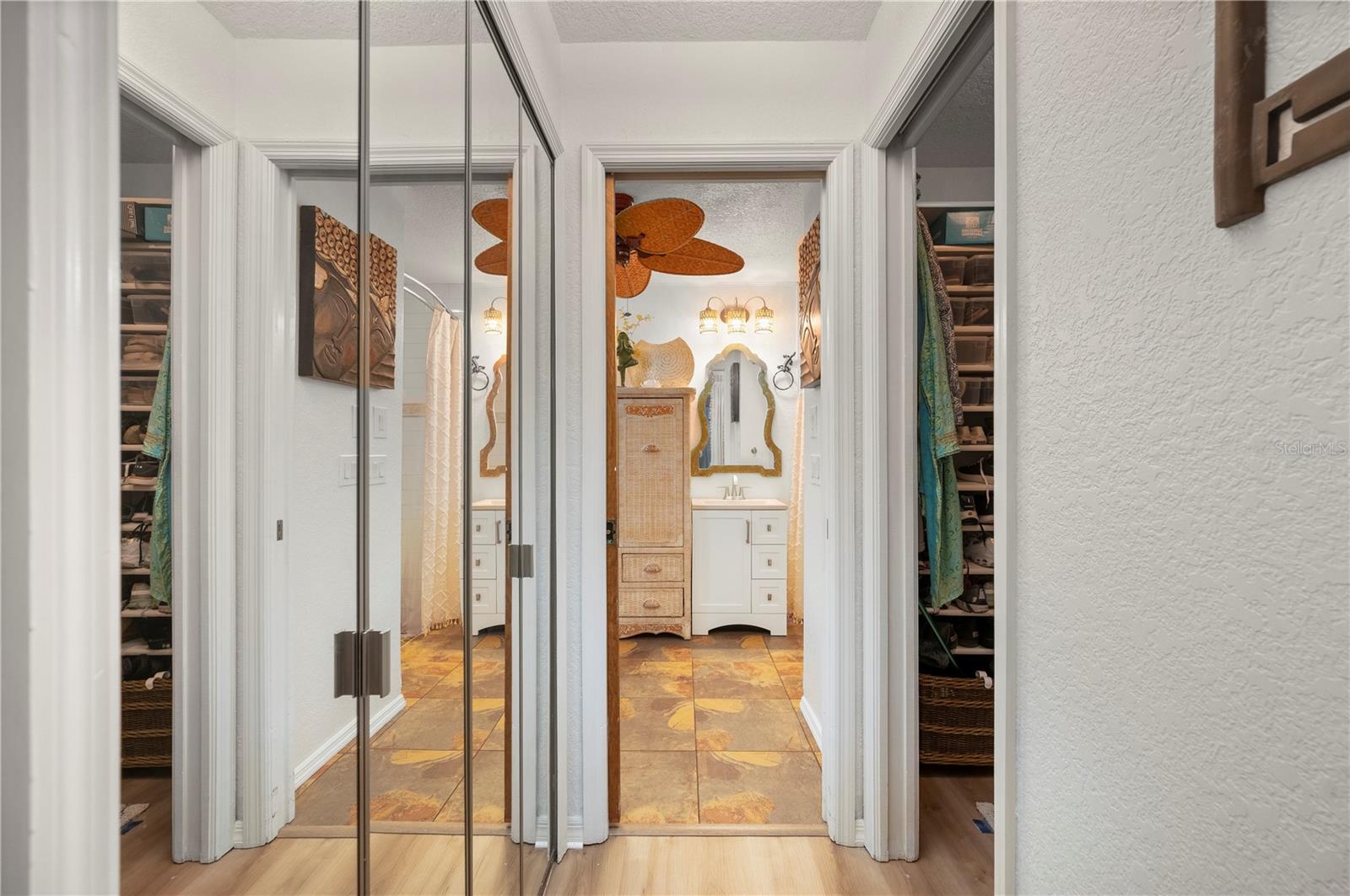 PALM SHORES - Residential