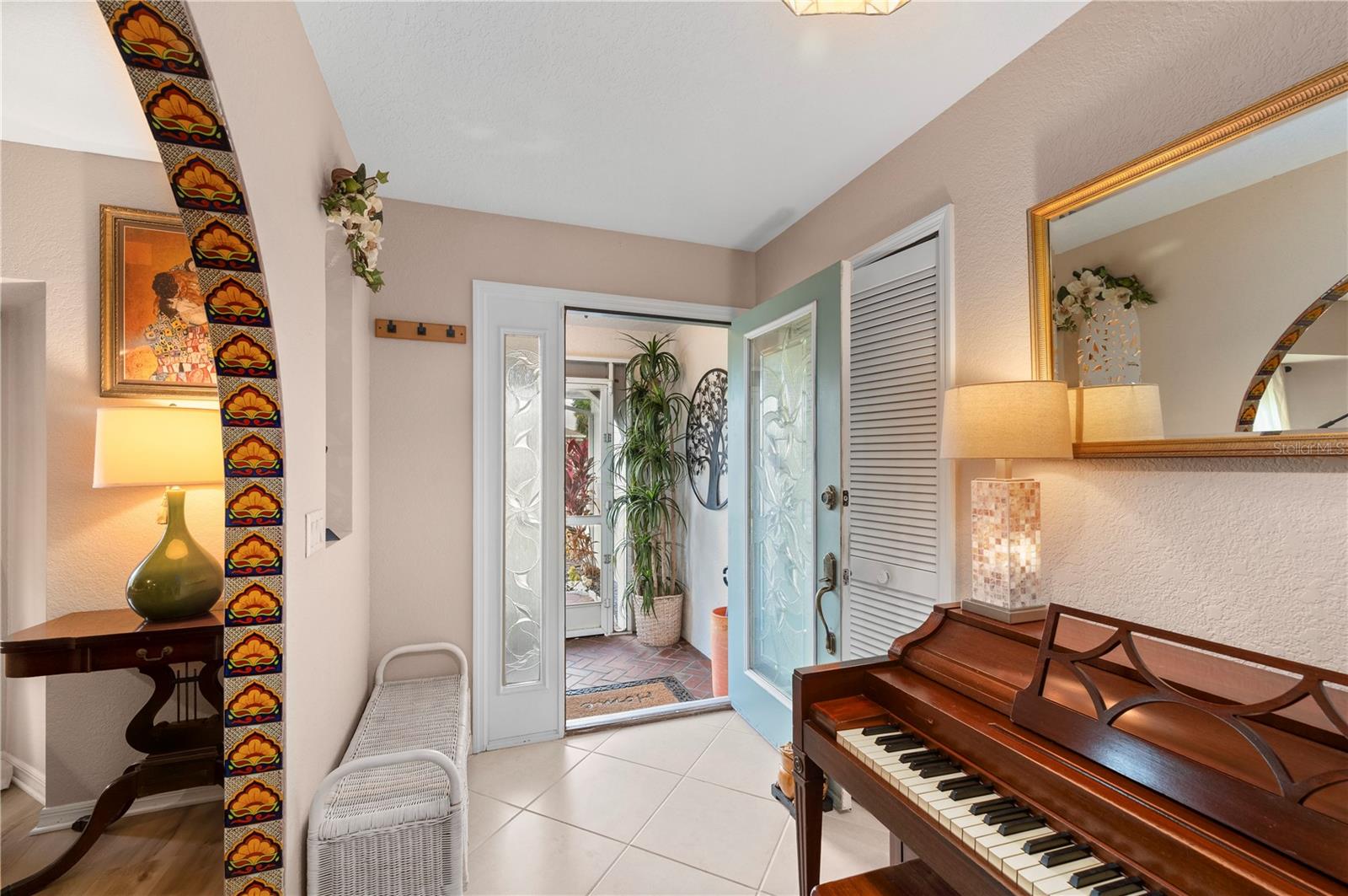 PALM SHORES - Residential