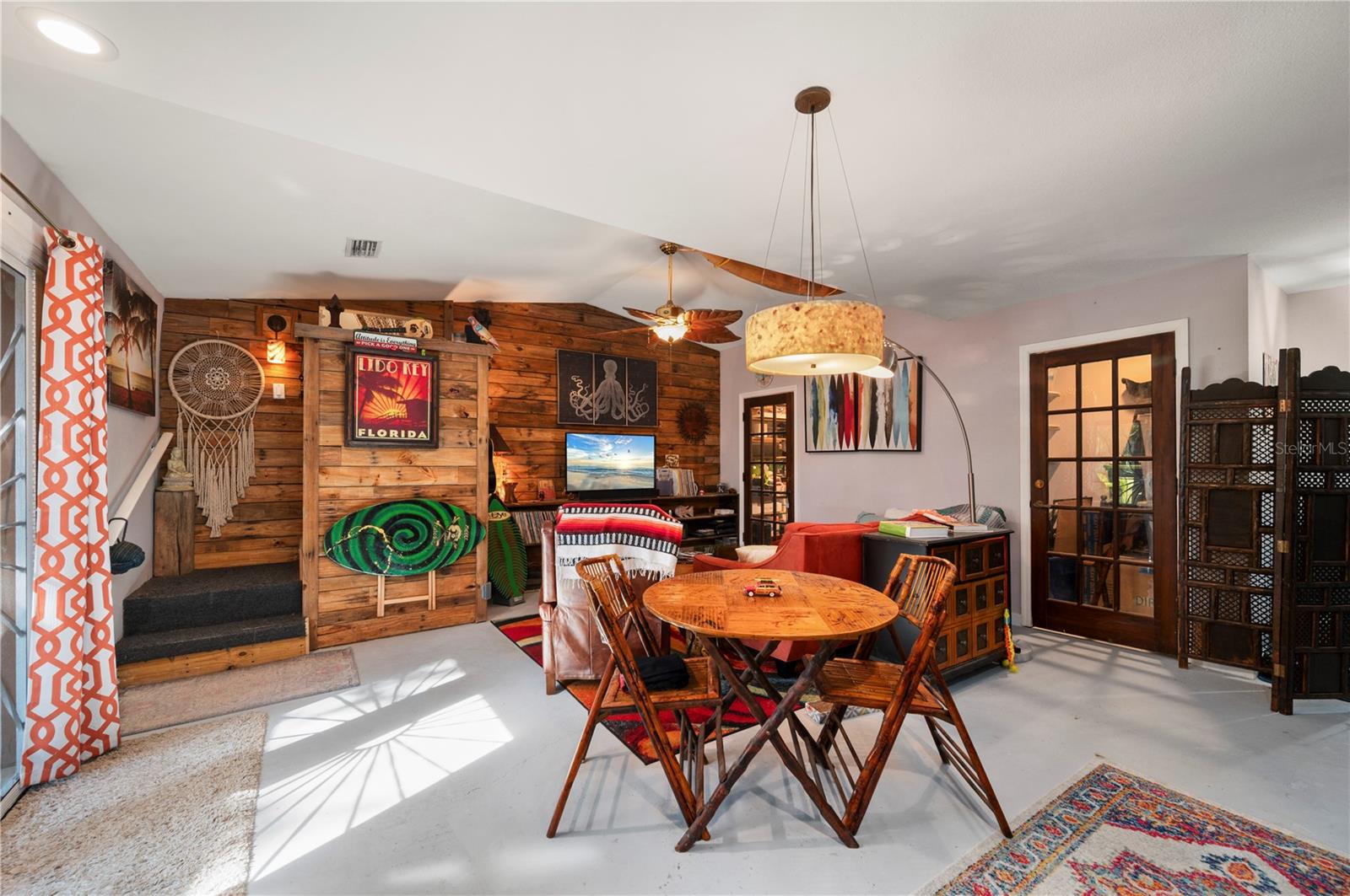 PALM SHORES - Residential