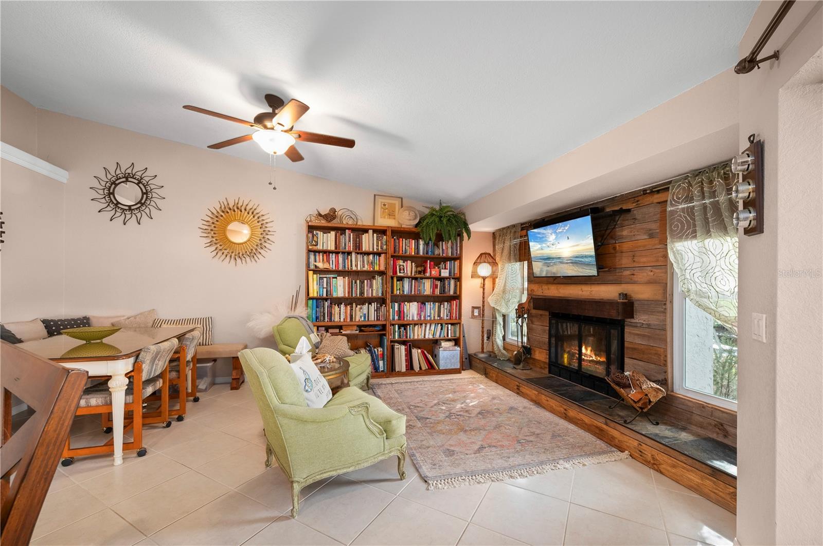 PALM SHORES - Residential