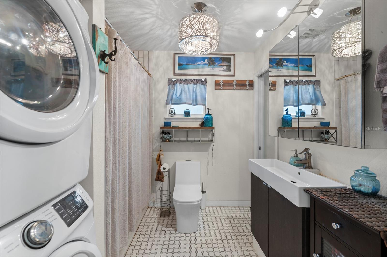 PALM SHORES - Residential