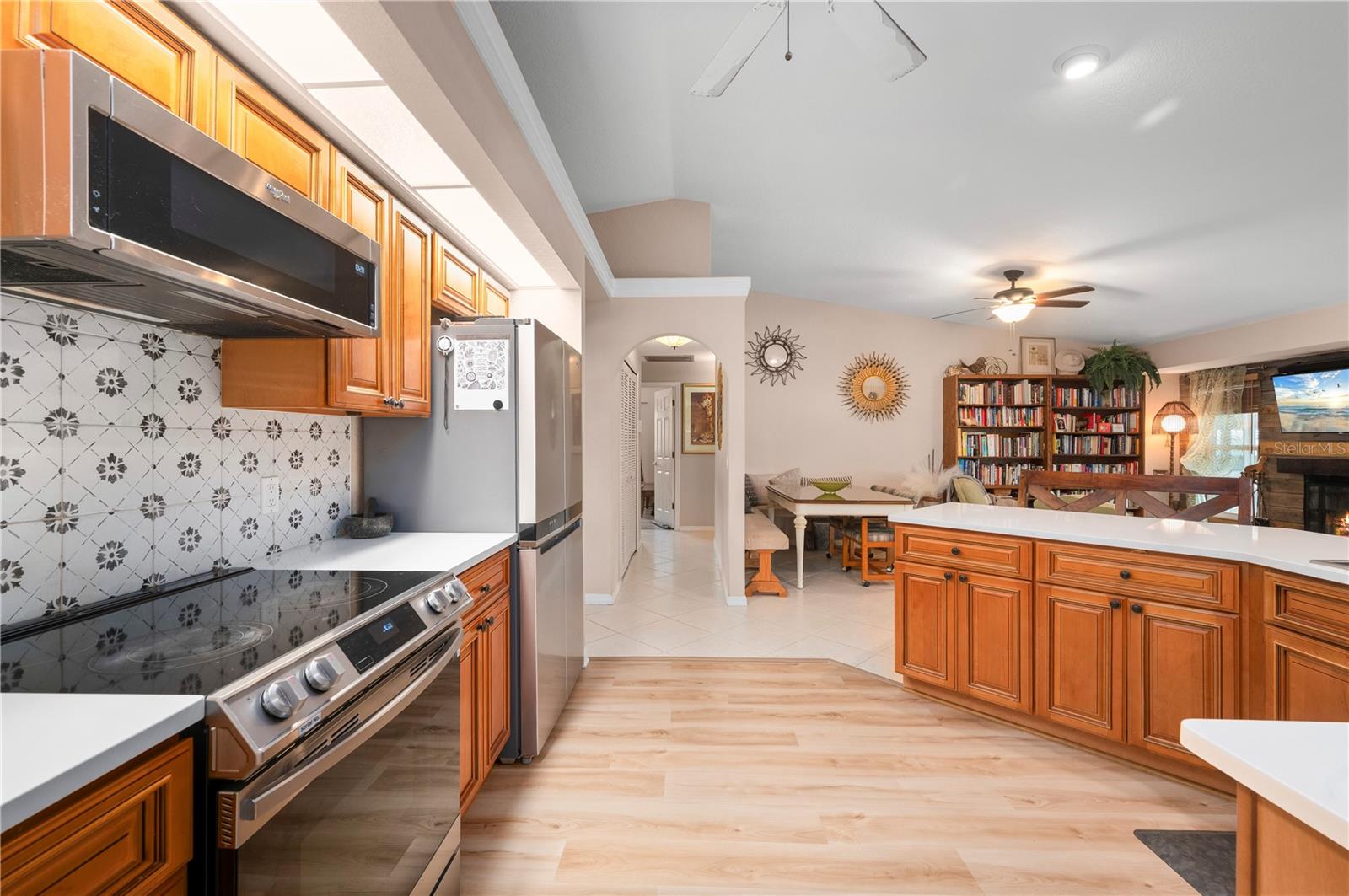 PALM SHORES - Residential