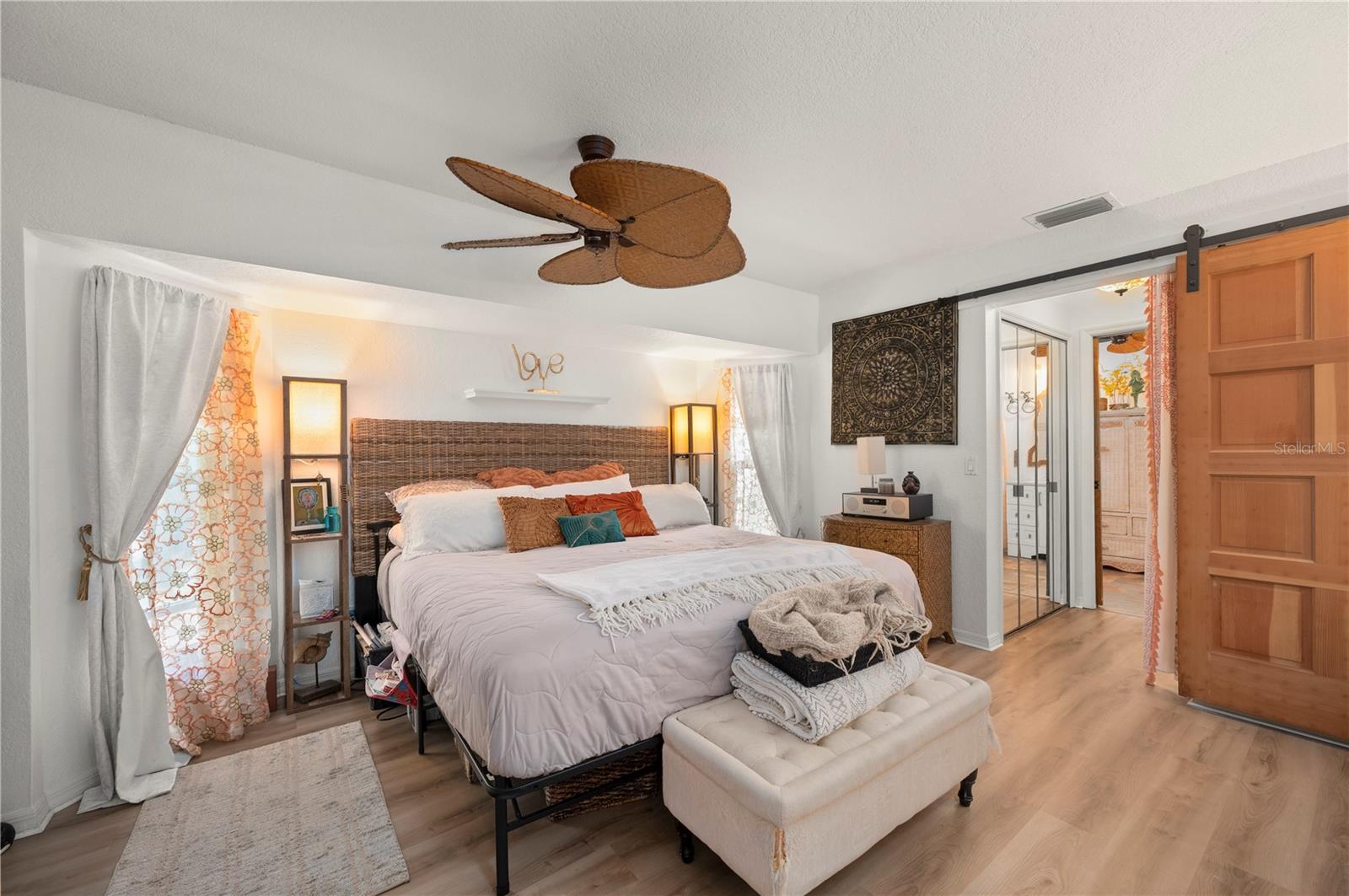 PALM SHORES - Residential