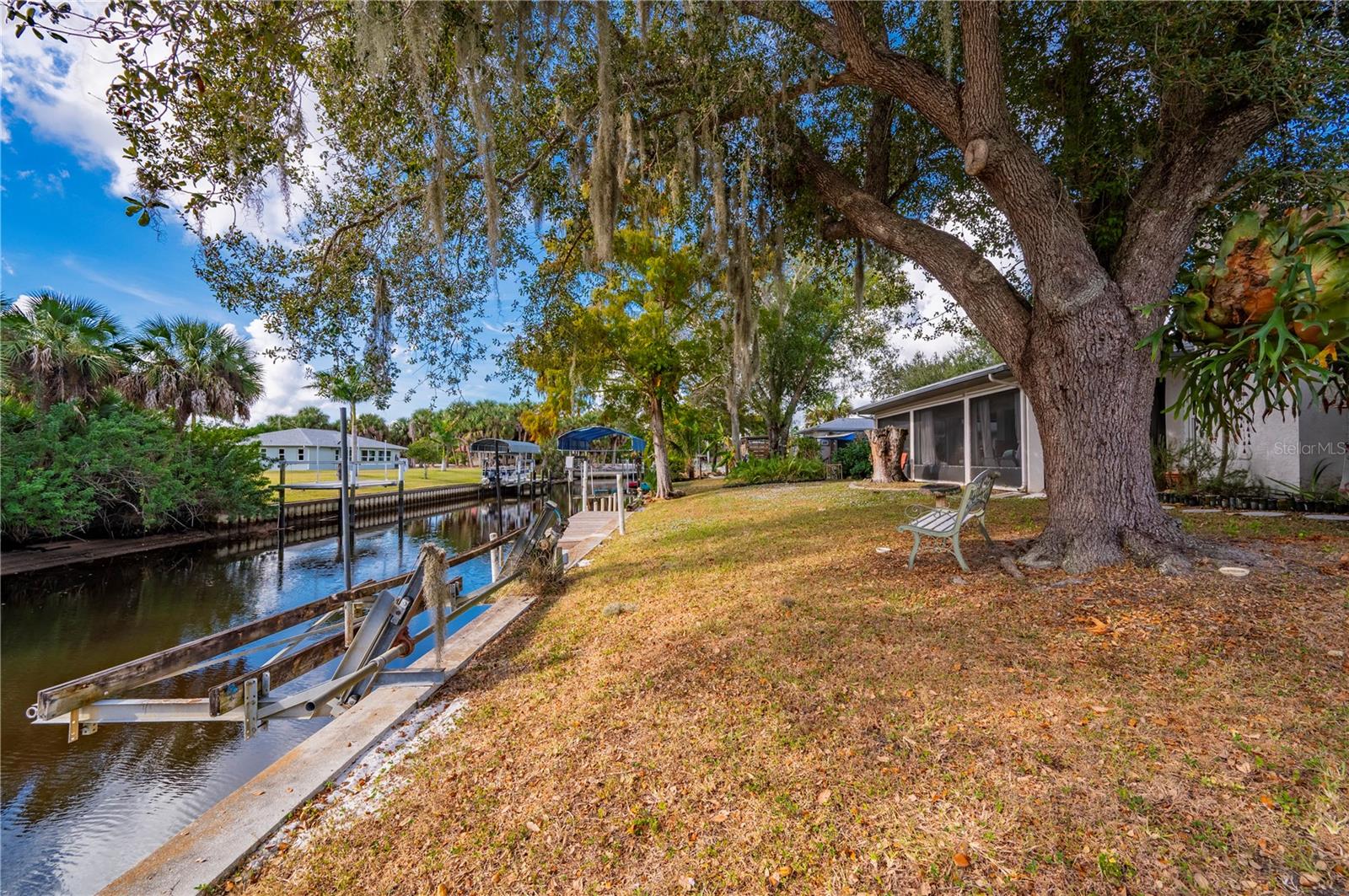 PALM SHORES - Residential