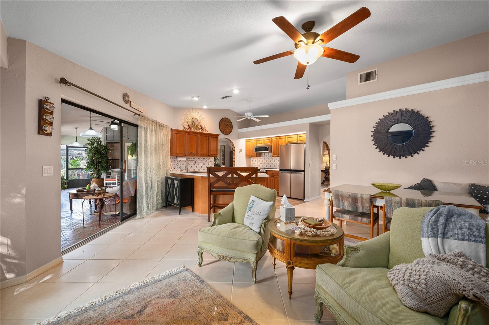 PALM SHORES - Residential