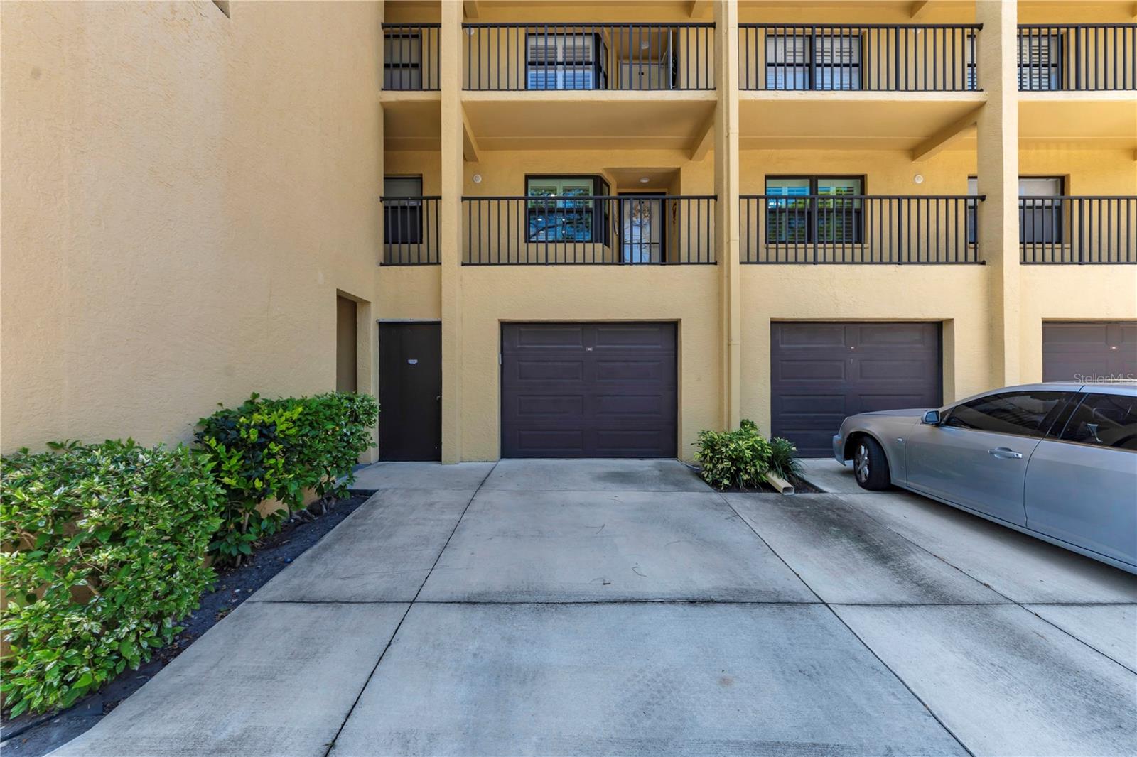 6000 PARK PLACE CONDO - Residential