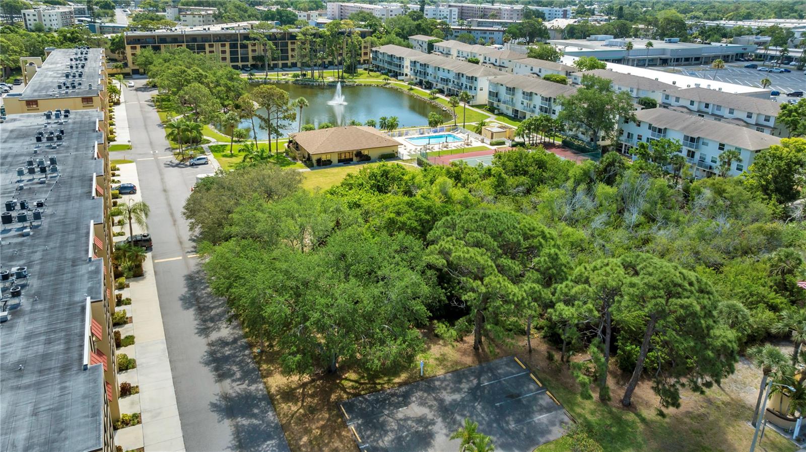 6000 PARK PLACE CONDO - Residential