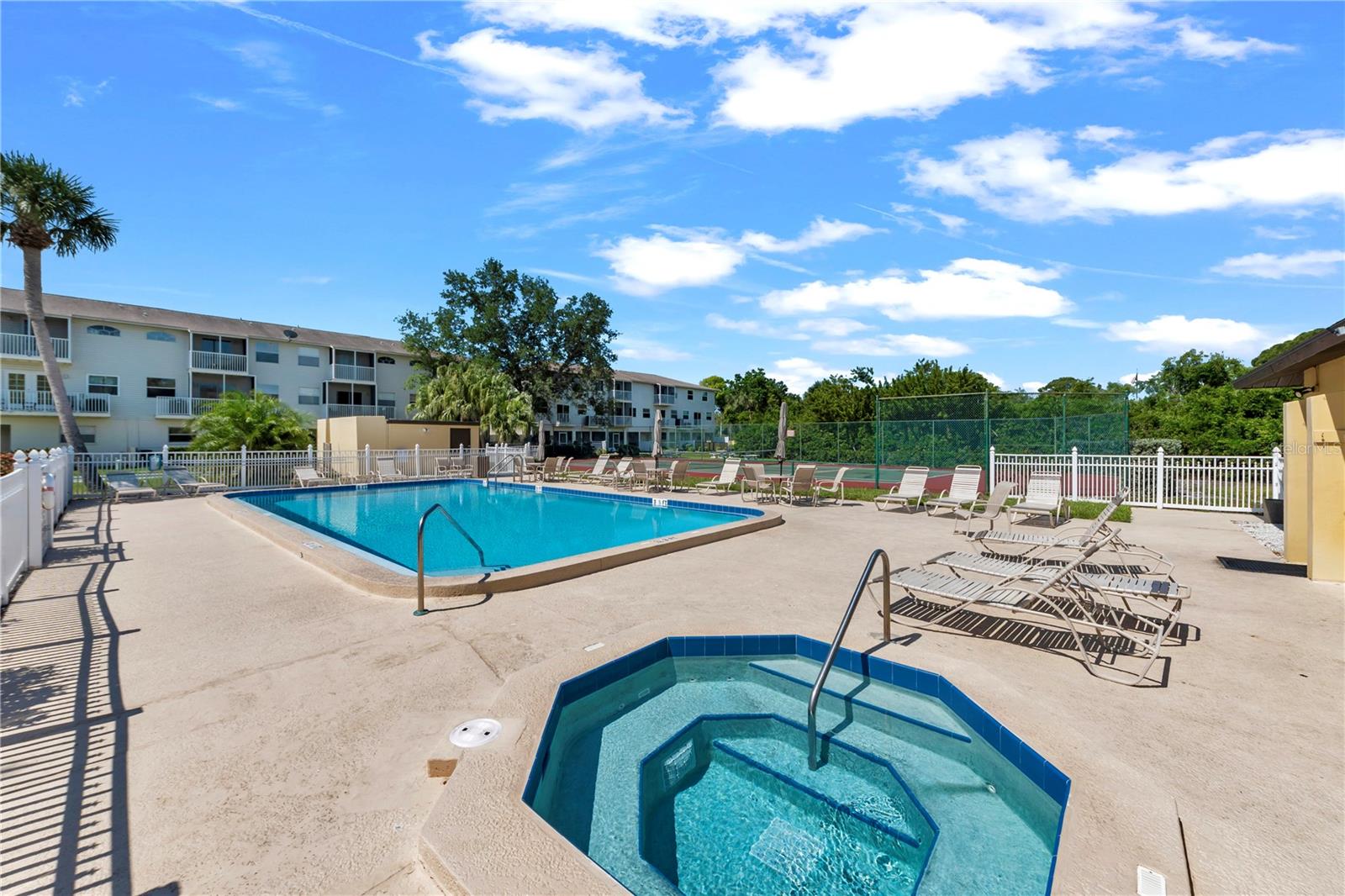 6000 PARK PLACE CONDO - Residential