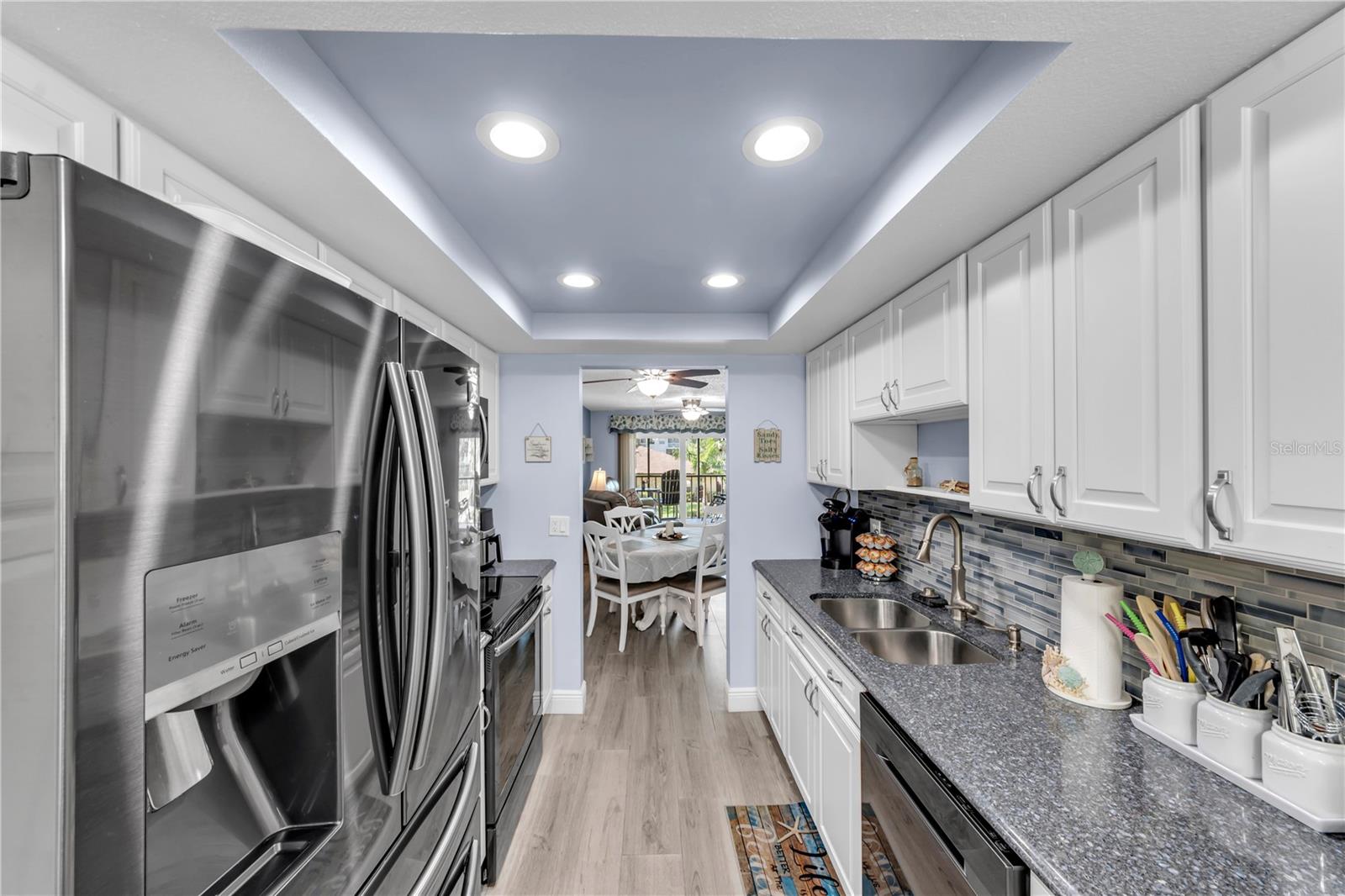 6000 PARK PLACE CONDO - Residential