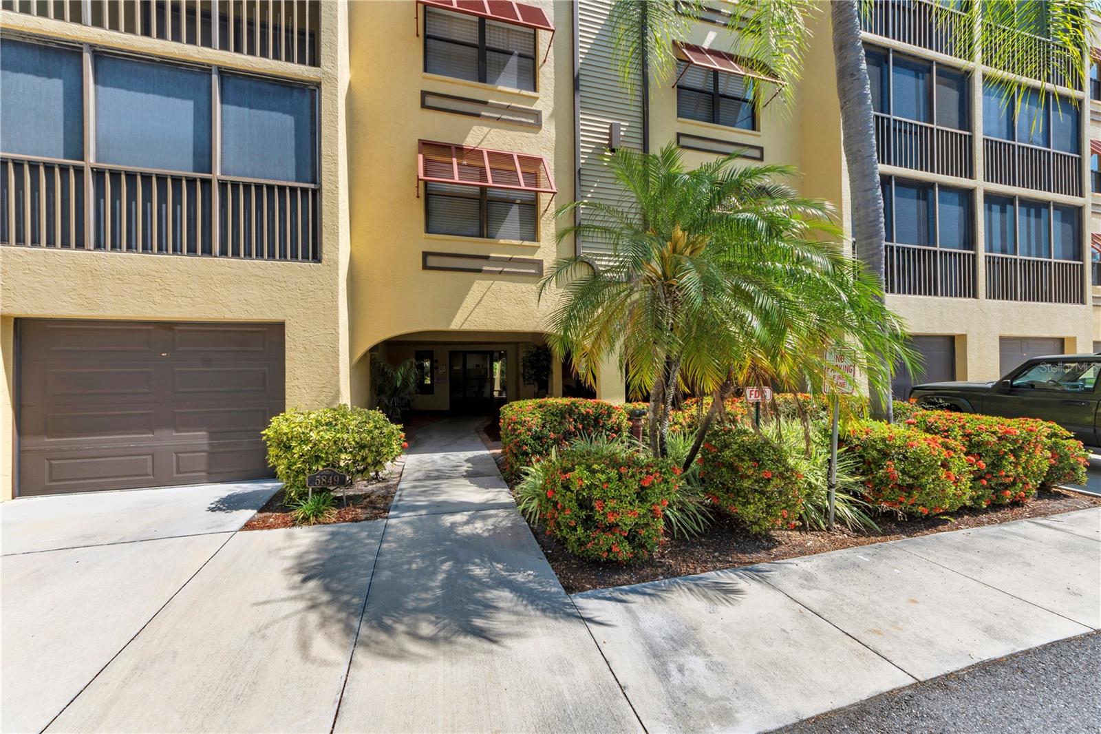 6000 PARK PLACE CONDO - Residential
