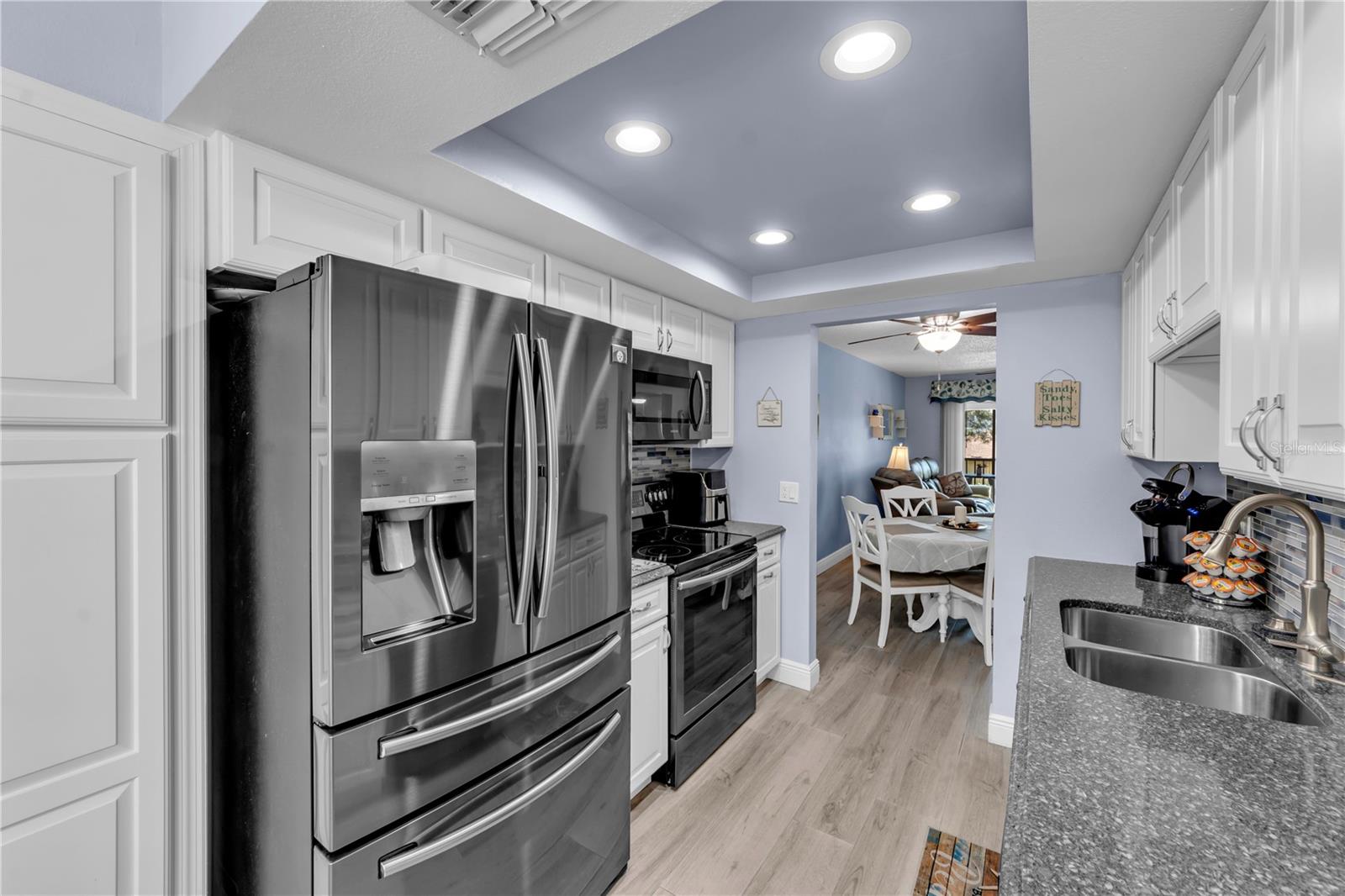 6000 PARK PLACE CONDO - Residential