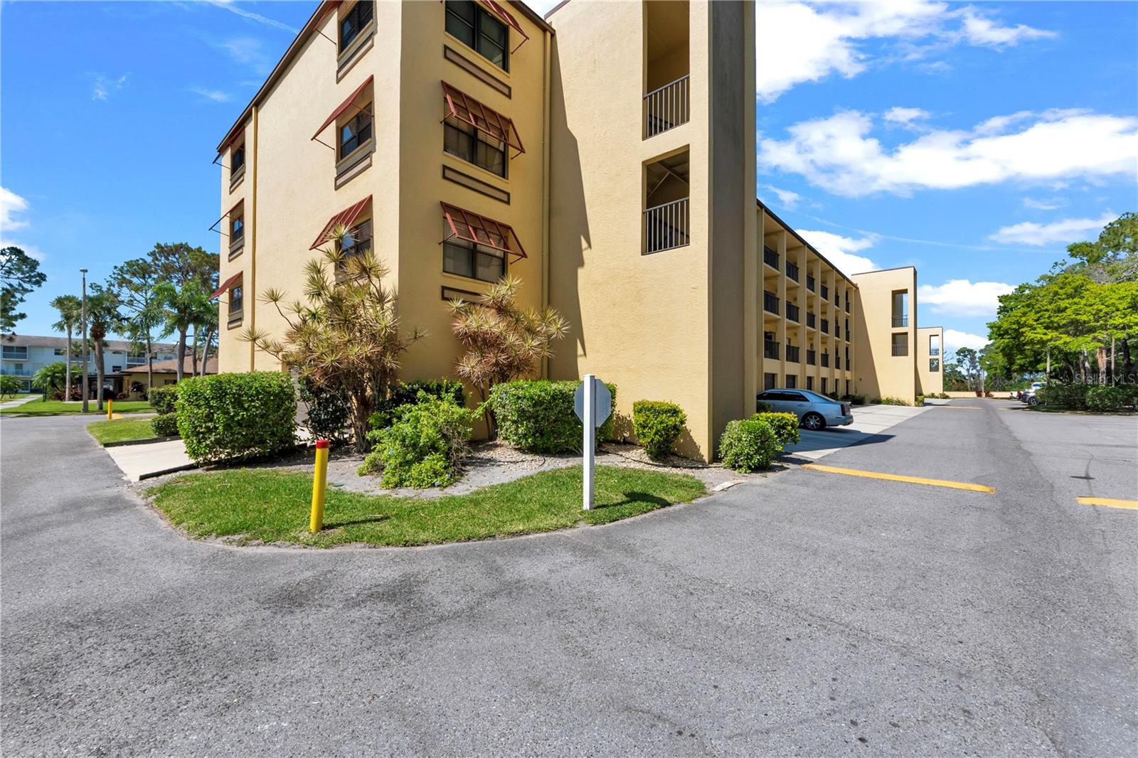 6000 PARK PLACE CONDO - Residential