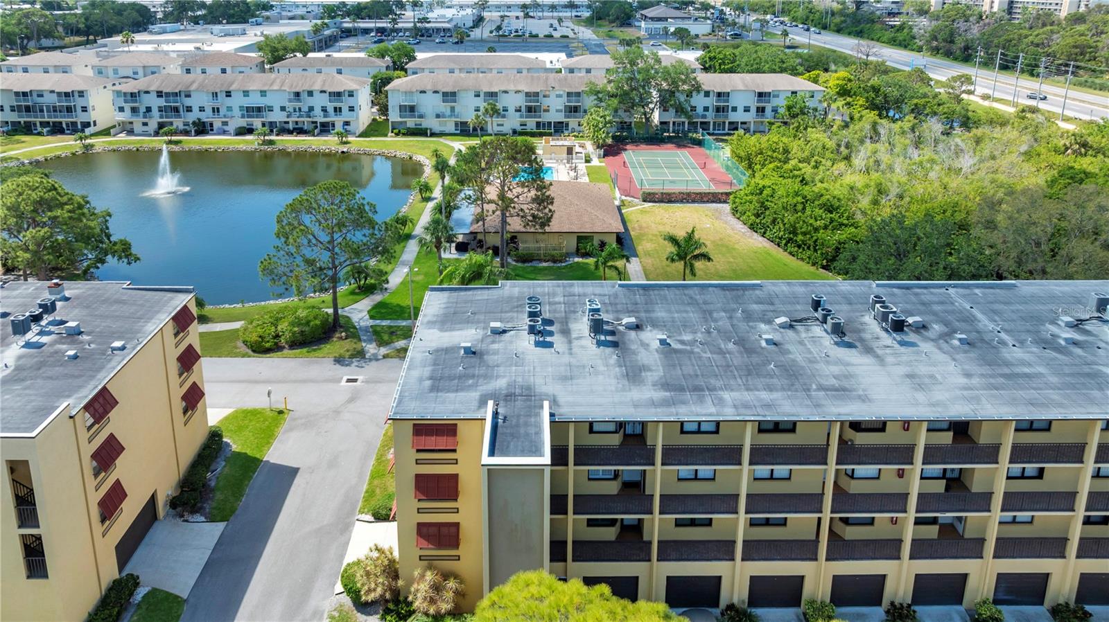 6000 PARK PLACE CONDO - Residential