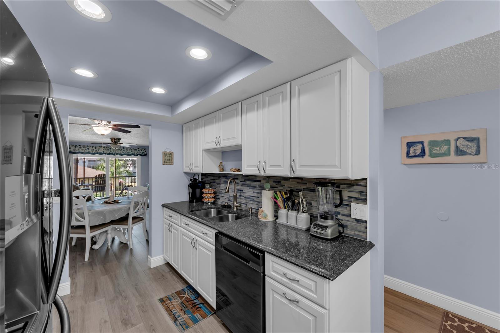 6000 PARK PLACE CONDO - Residential