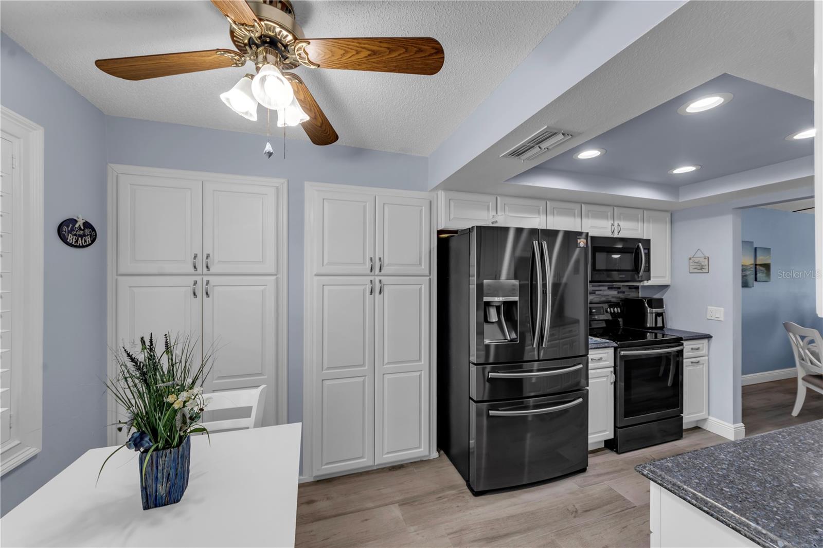 6000 PARK PLACE CONDO - Residential