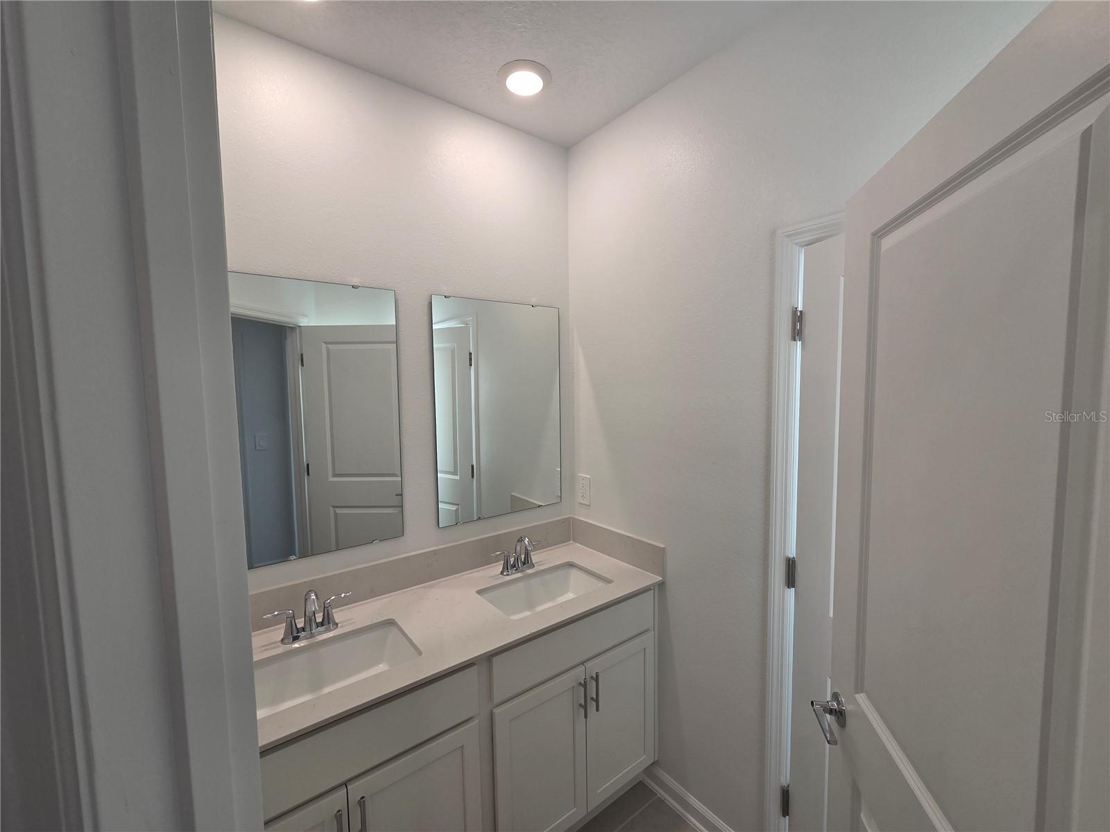 WELLNESS RDG PH 1-B - Residential Lease