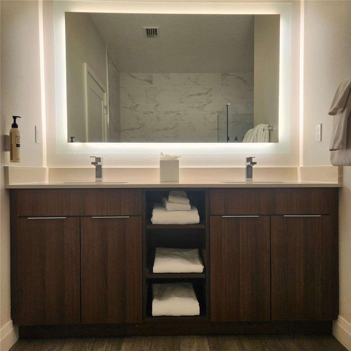 GROVE RESORT AND SPA HOTEL CONDOMINIUM U - Residential