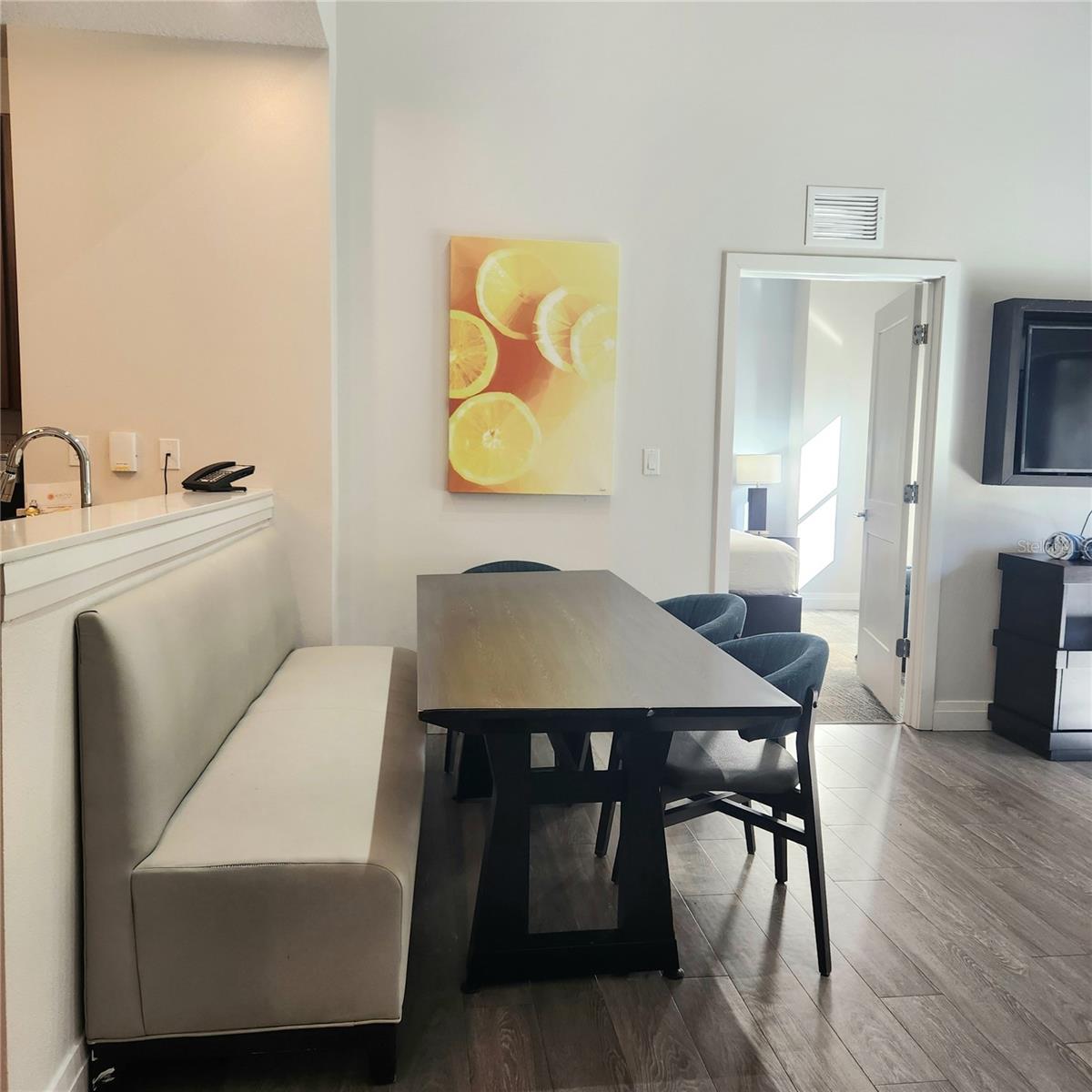 GROVE RESORT AND SPA HOTEL CONDOMINIUM U - Residential