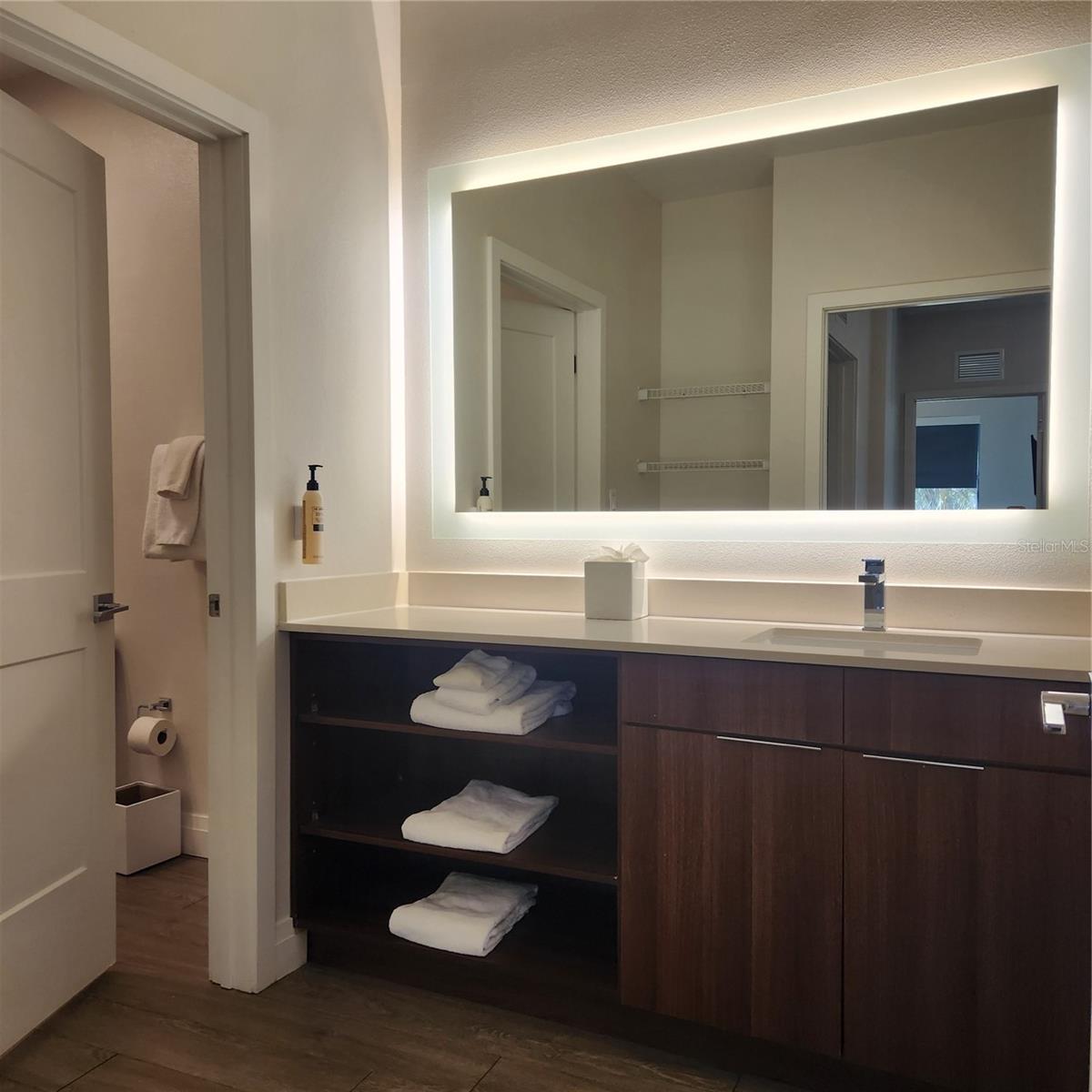 GROVE RESORT AND SPA HOTEL CONDOMINIUM U - Residential