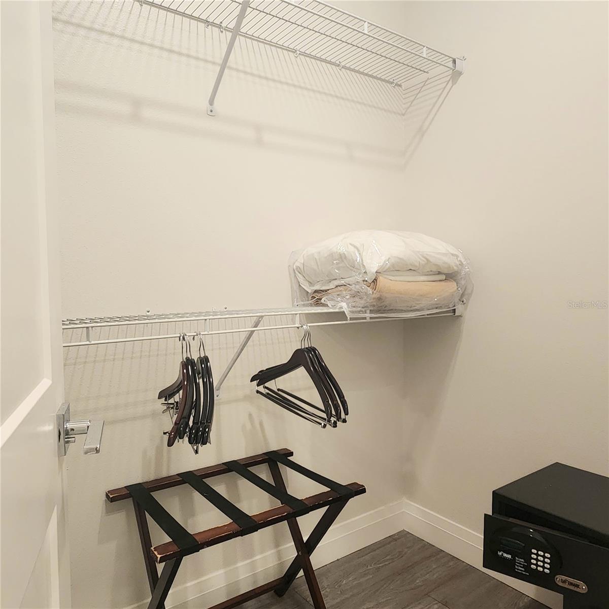 GROVE RESORT AND SPA HOTEL CONDOMINIUM U - Residential