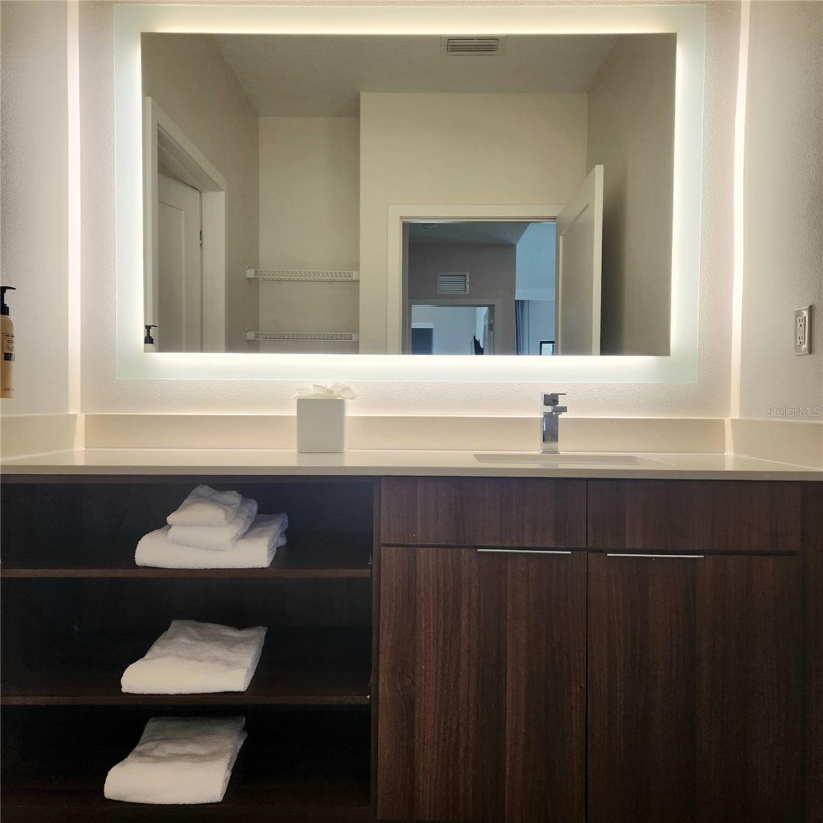 GROVE RESORT AND SPA HOTEL CONDOMINIUM U - Residential