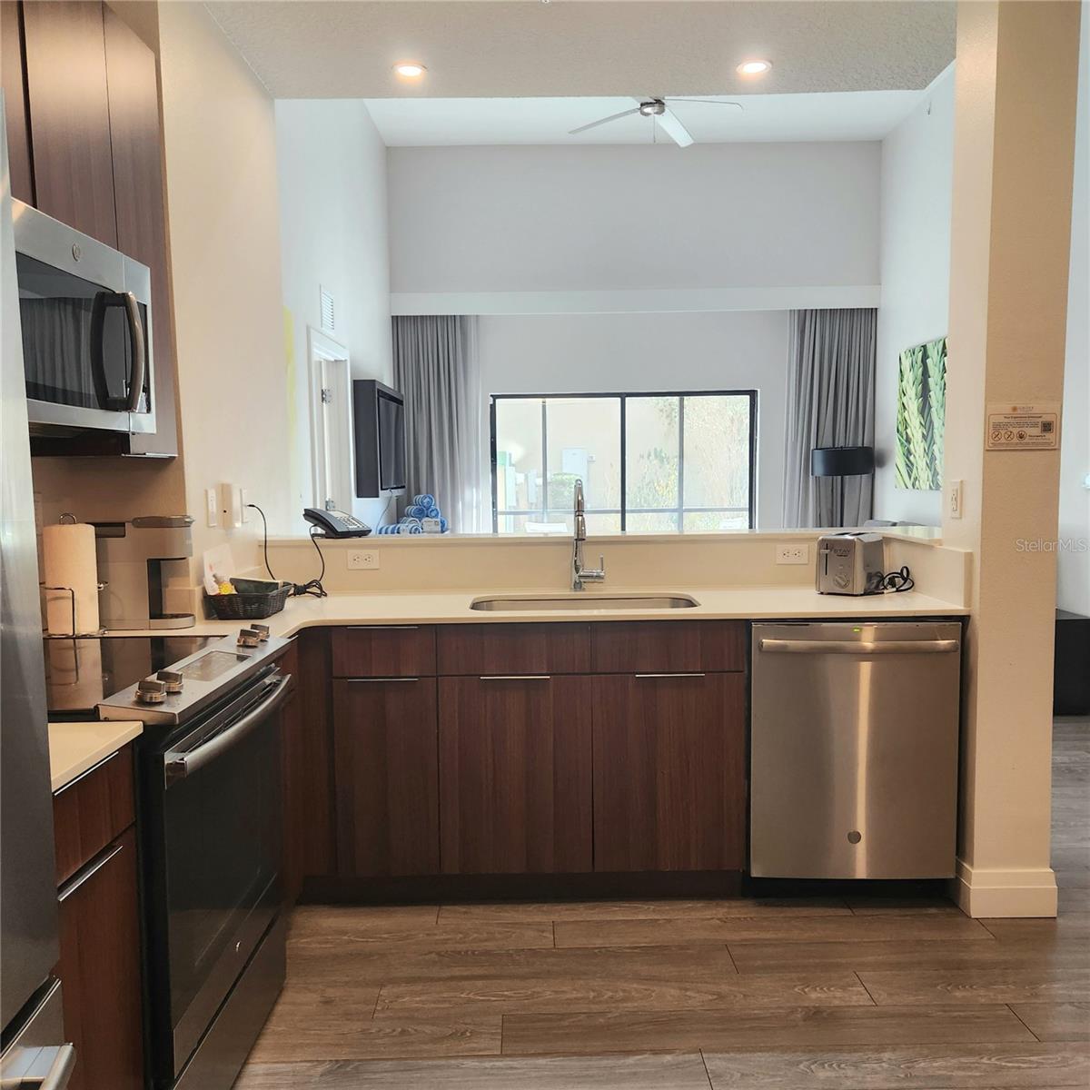 GROVE RESORT AND SPA HOTEL CONDOMINIUM U - Residential