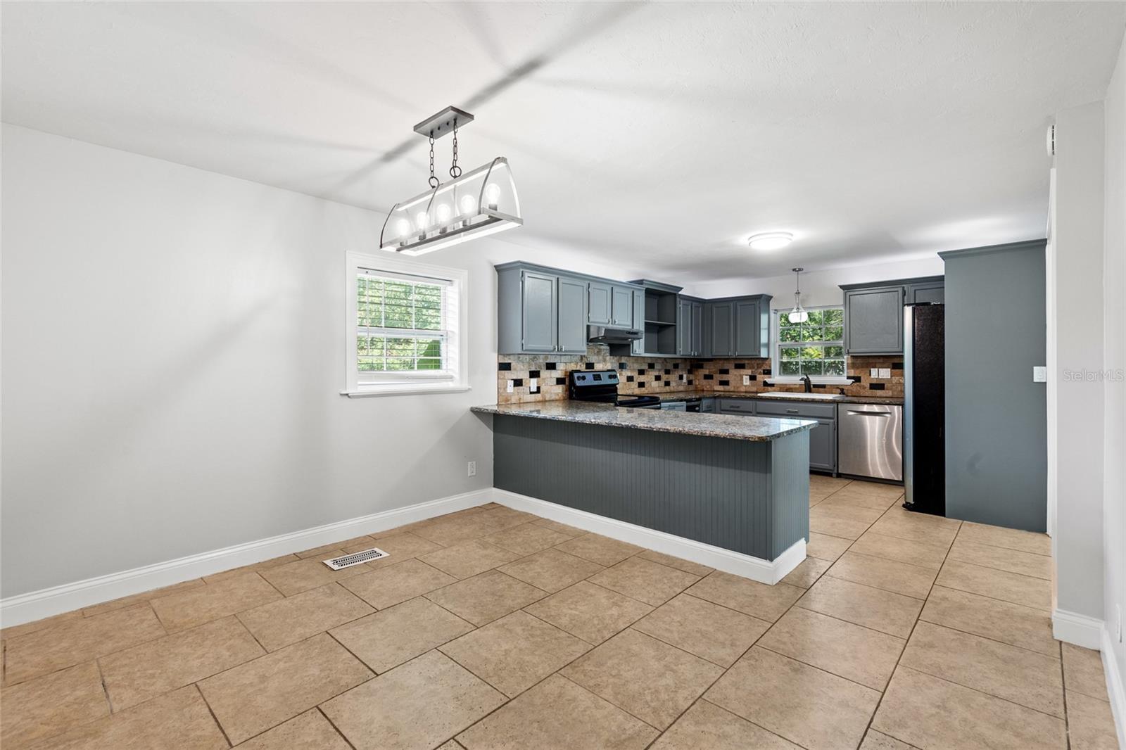 SANTA FE HILLS - Residential