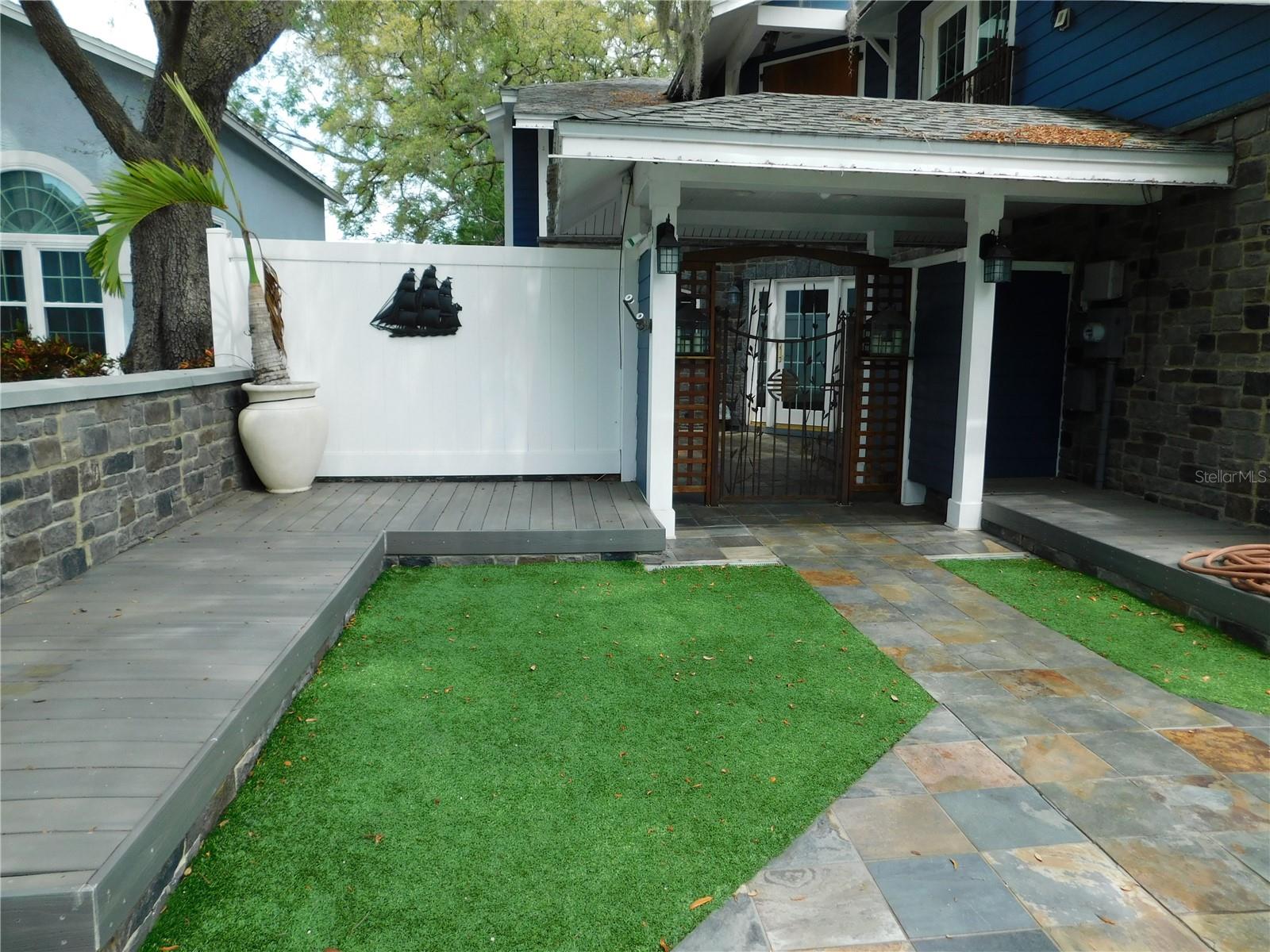 MIRA MAR TERRACE - Residential