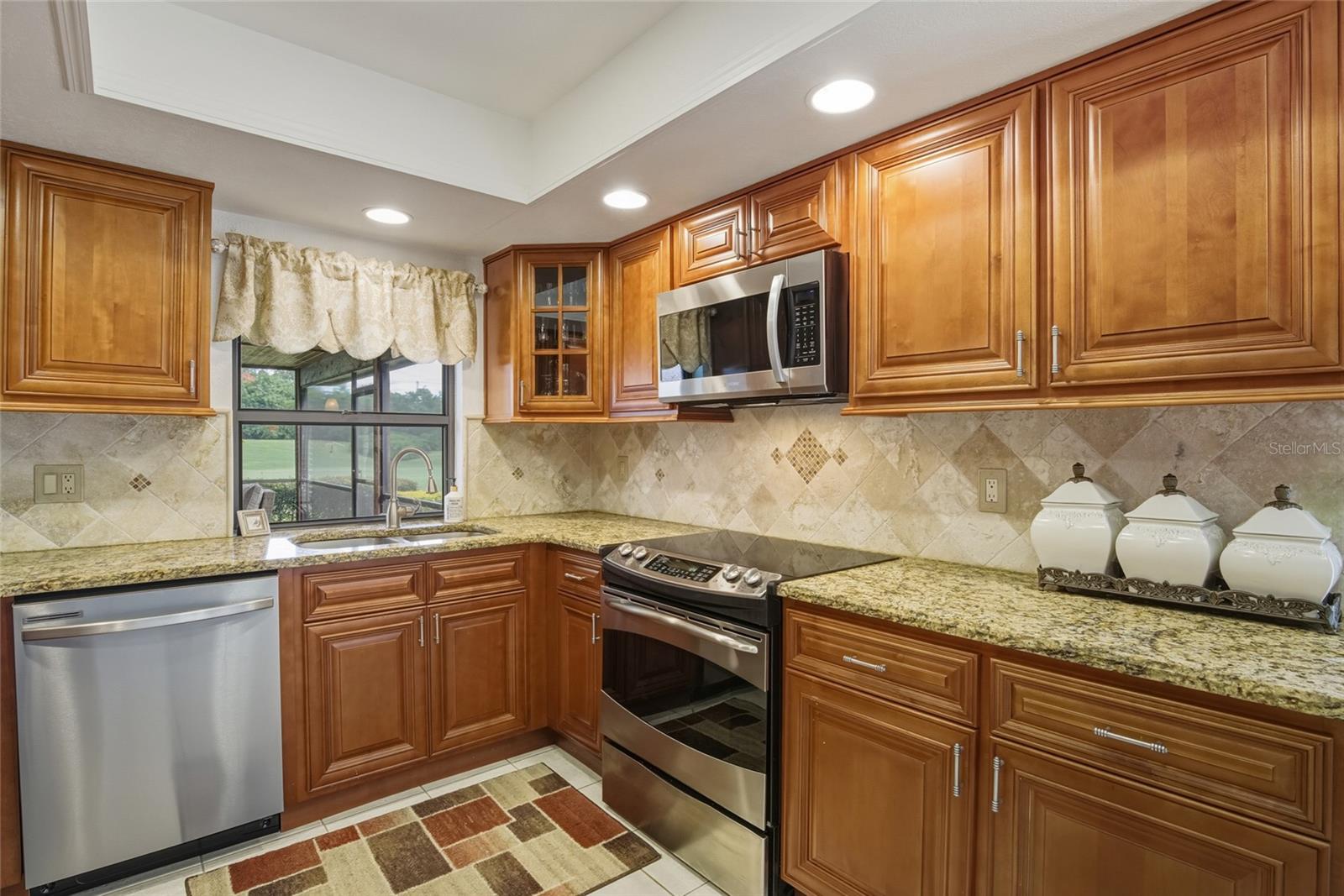ORANGE TREE COUNTRY CLUB - Residential