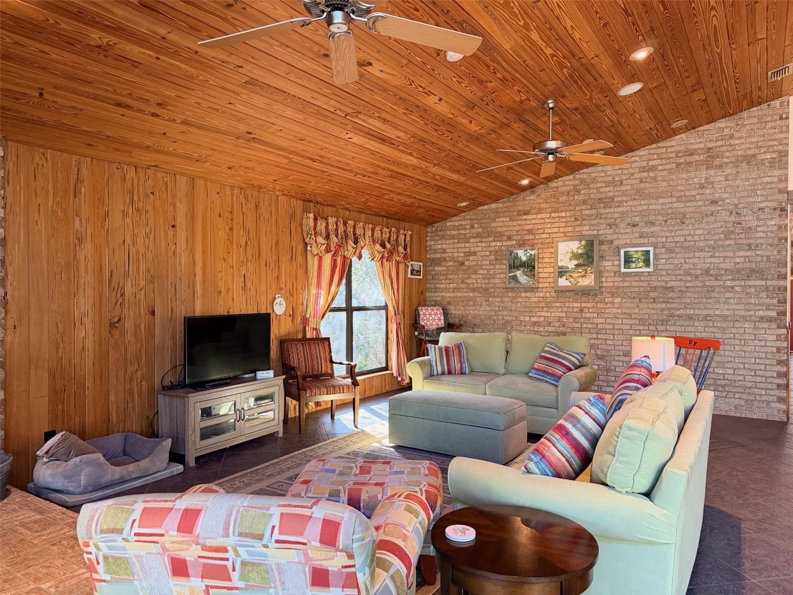 RIVER BEND ESTATES UNREC - Residential