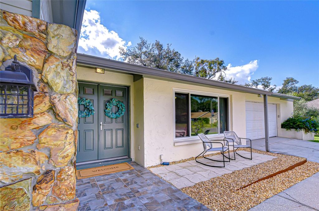 Photo of 309 Bloomingfield Drive, Brandon, FL 33511 (MLS # TB8449320)