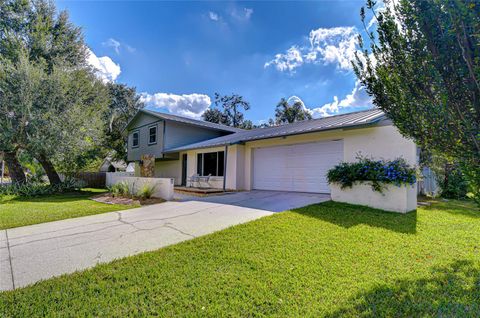 Photo of 309 Bloomingfield Drive, Brandon, FL 33511 (MLS # TB8449320)
