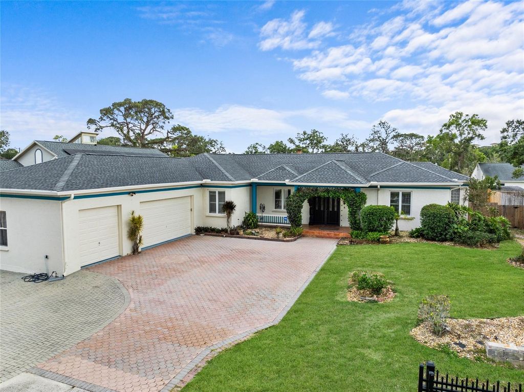 Photo of 1828 Mova Street, Sarasota, FL 34231 (MLS # A4647372)