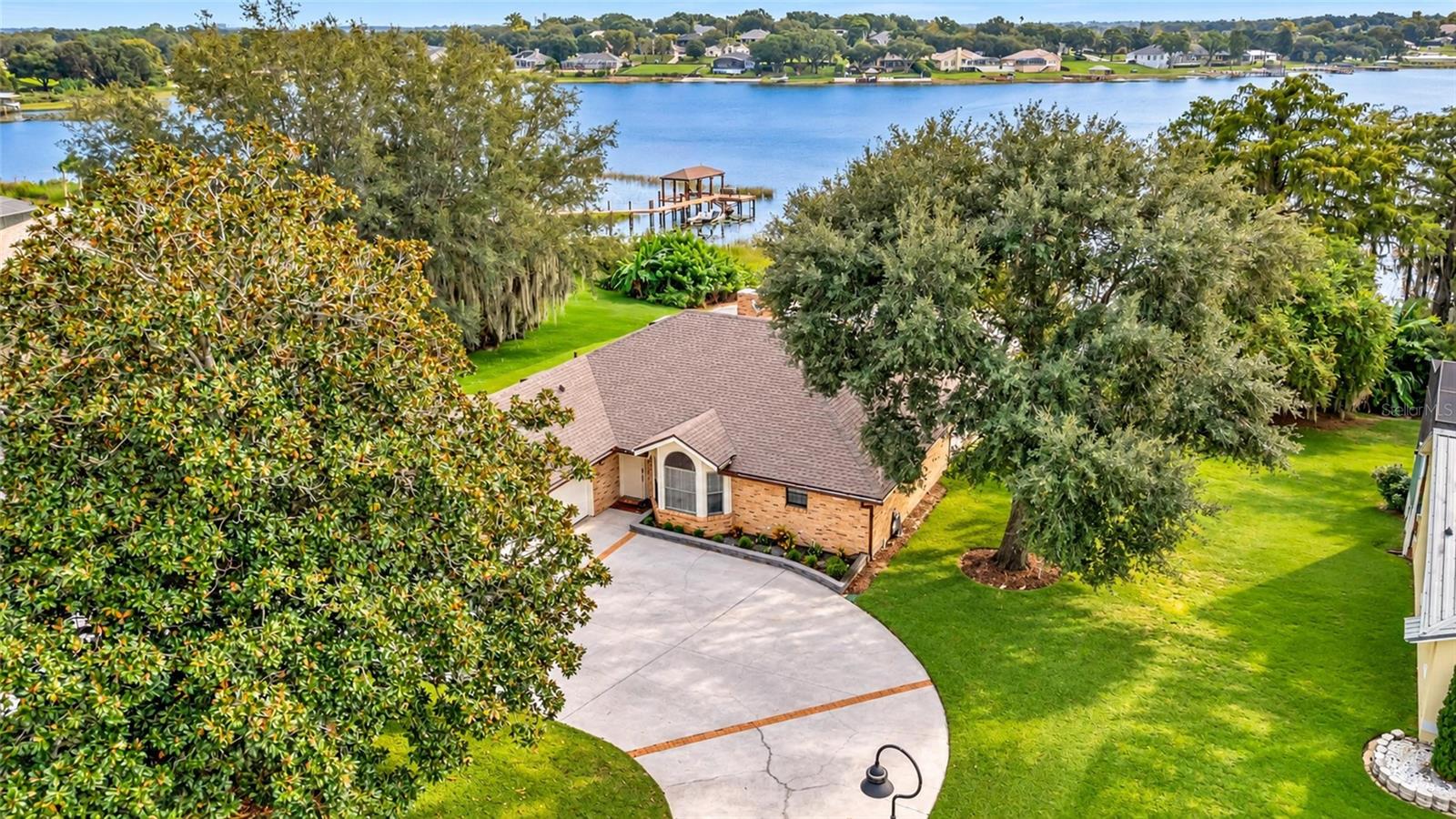 10598 LAKE HILL DRIVE