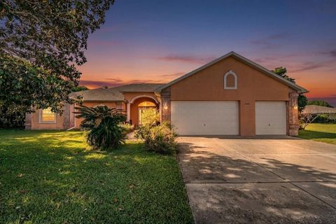 Photo of 13566 Rudi Loop, Spring Hill, FL 34609 (MLS # TB8497248)