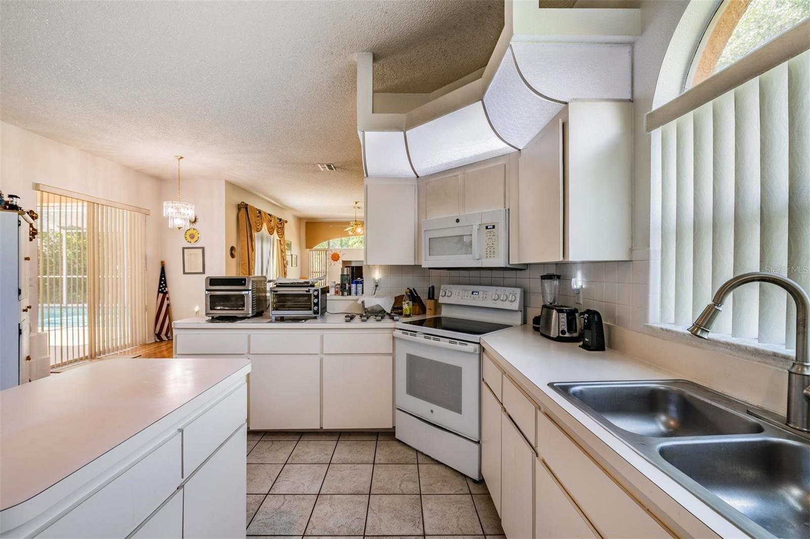 PLANTATION ESTATES - Residential